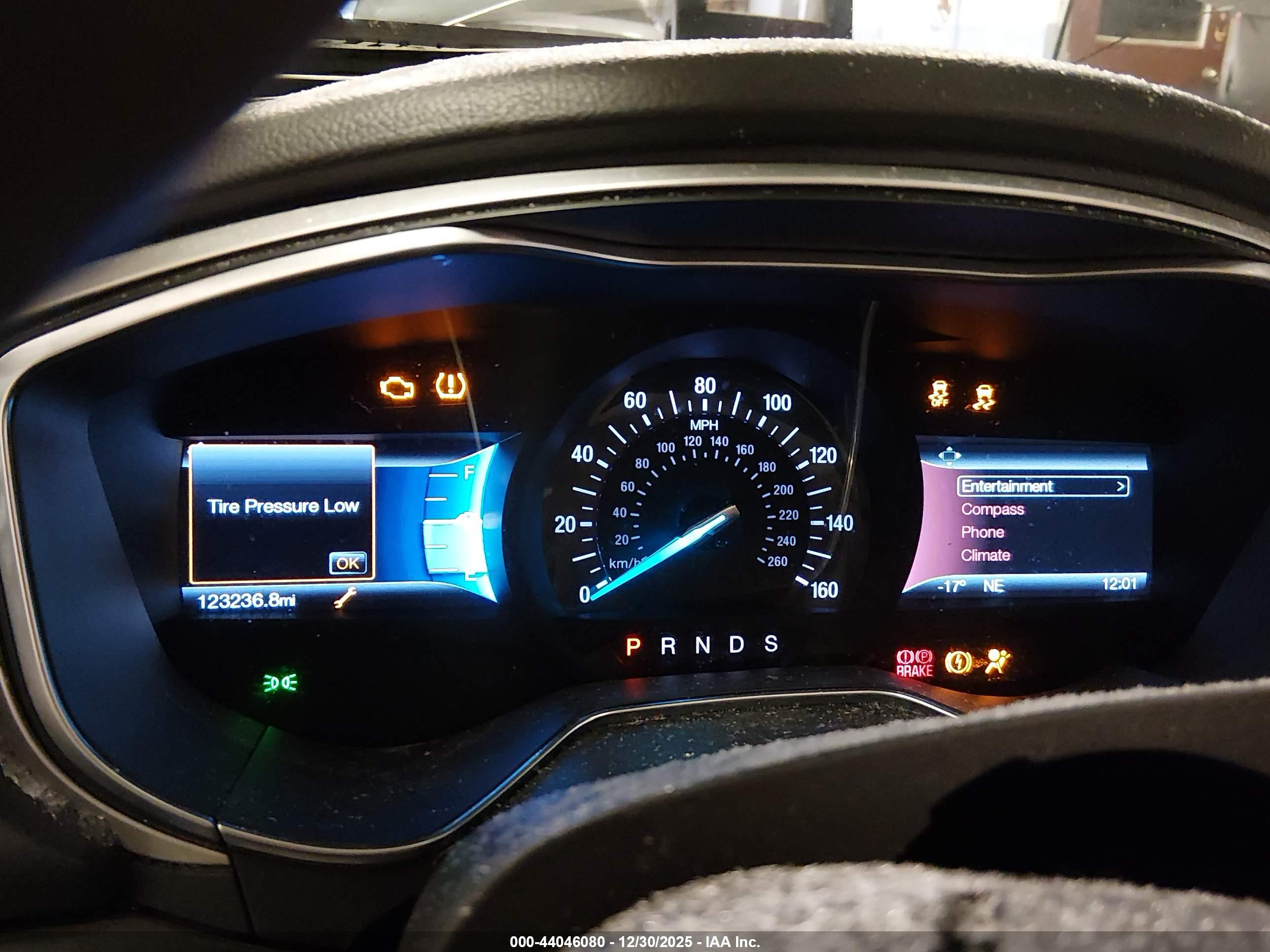 FORD FUSION image 7