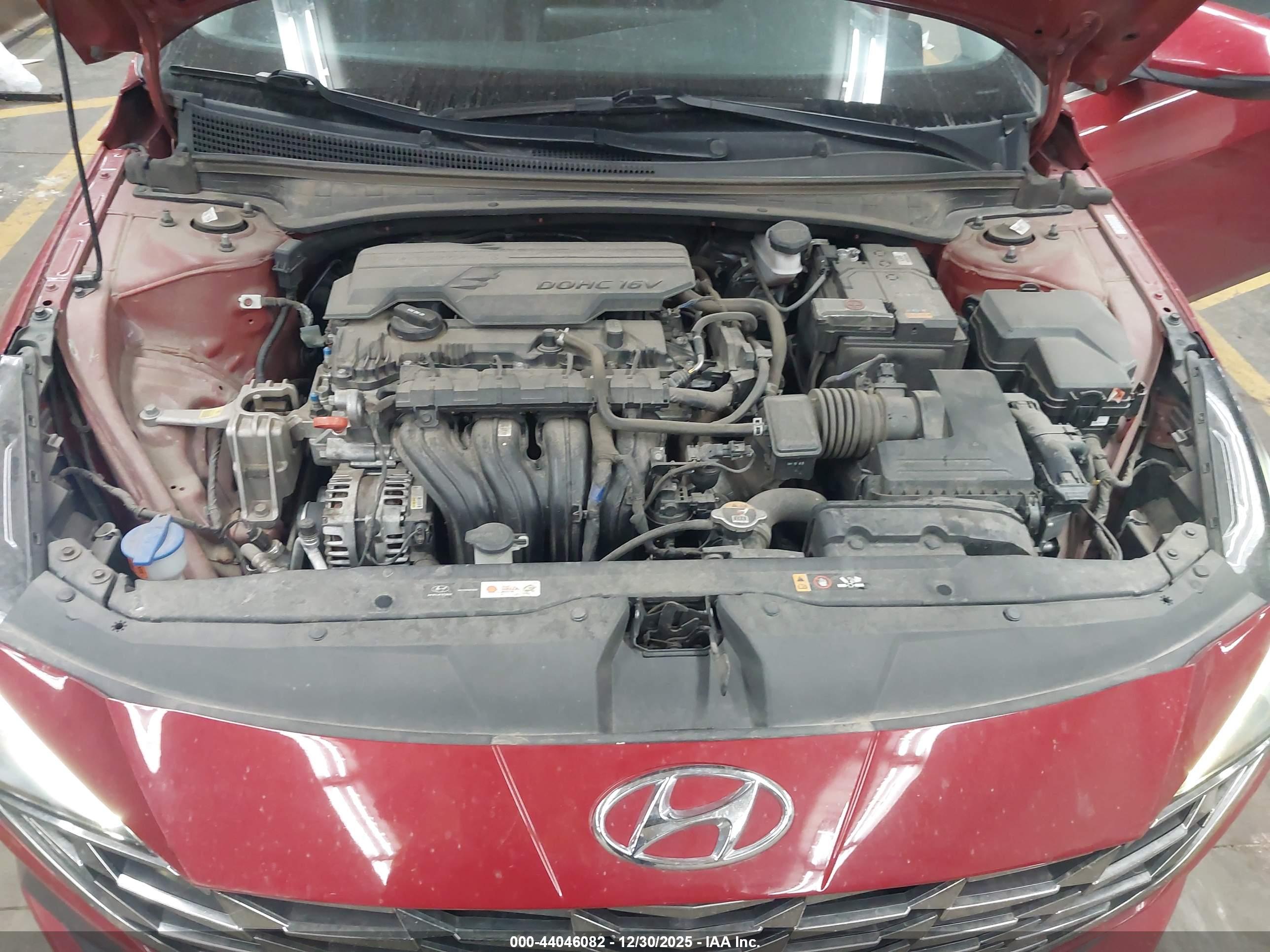 HYUNDAI ELANTRA image 10