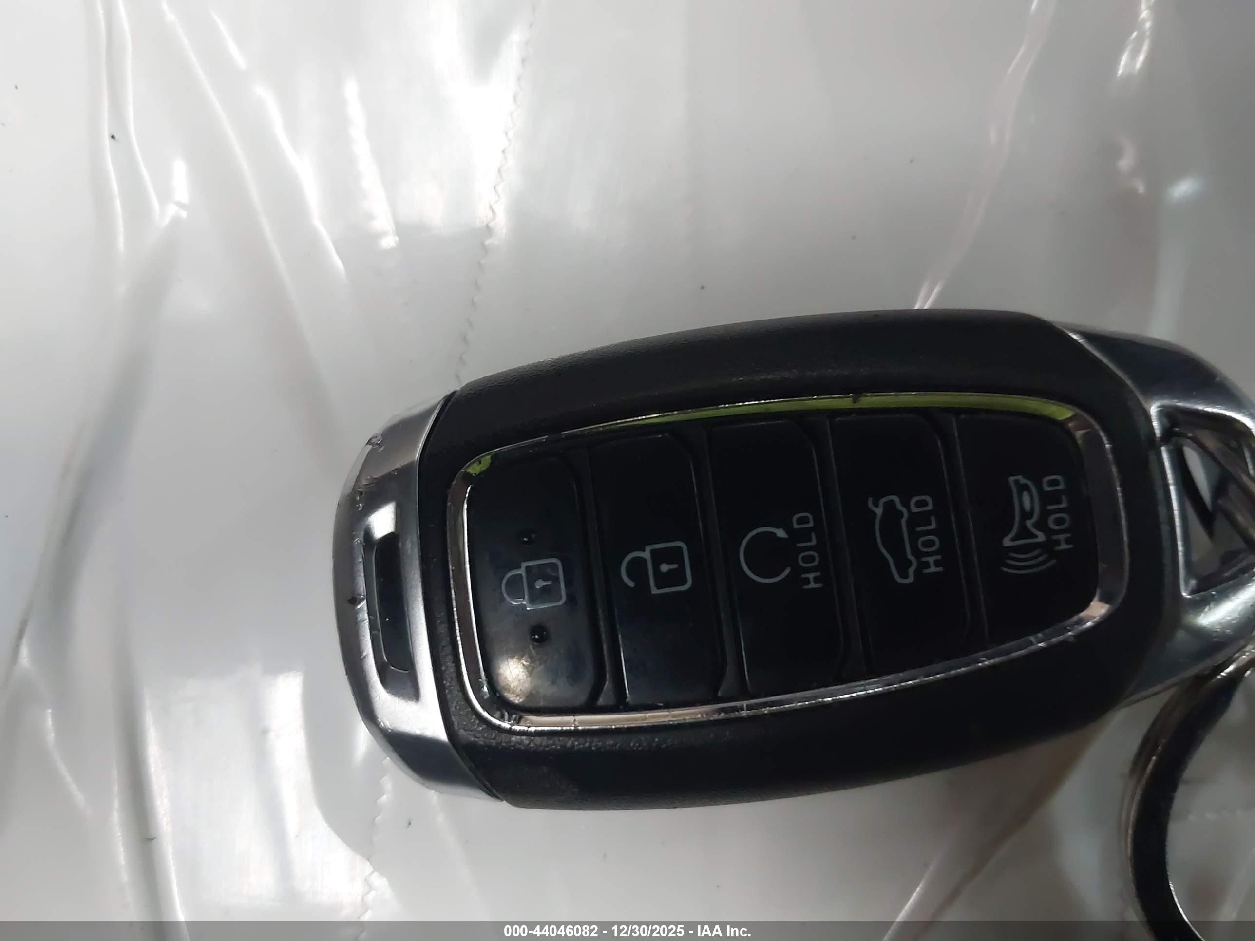 HYUNDAI ELANTRA image 11