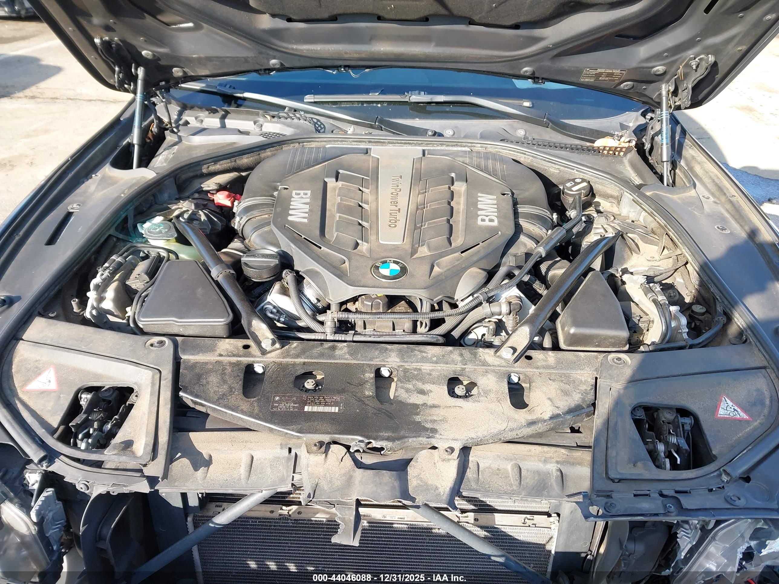 BMW 550I image 10