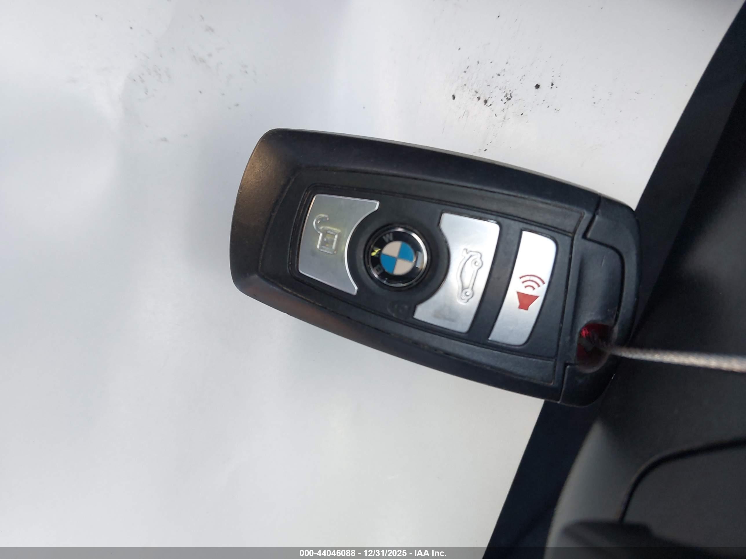 BMW 550I image 11