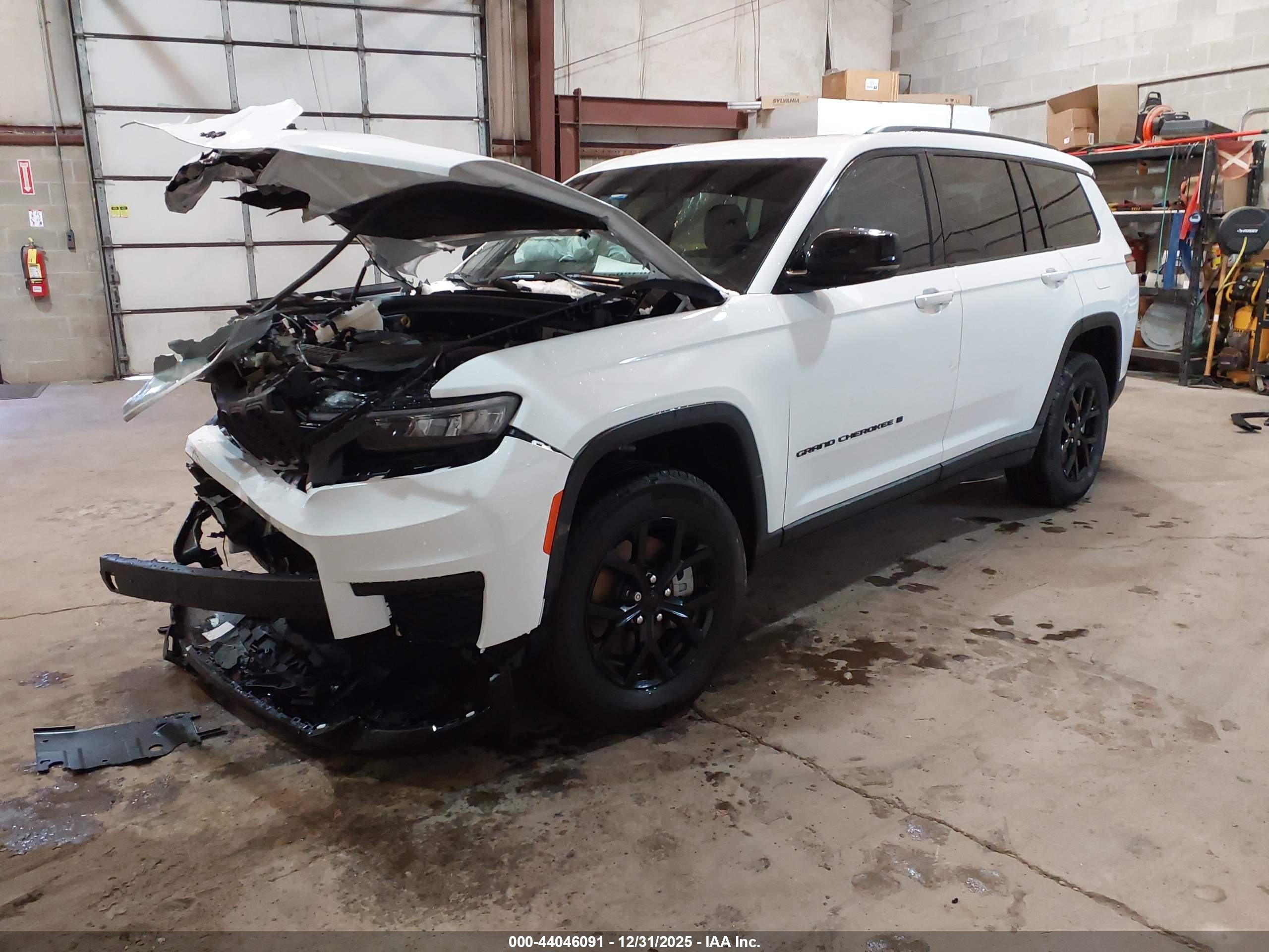 JEEP GRAND image 2