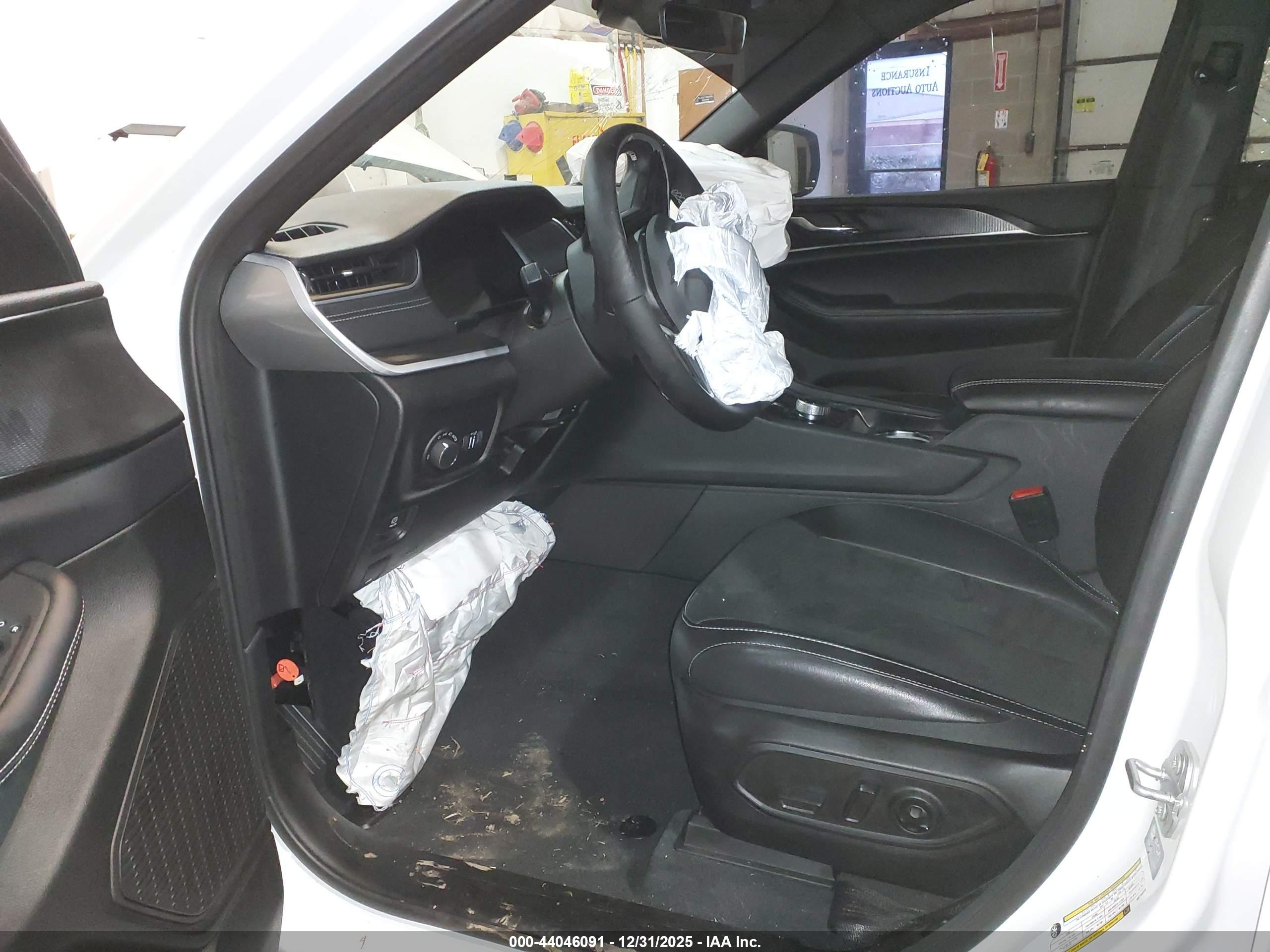 JEEP GRAND image 5