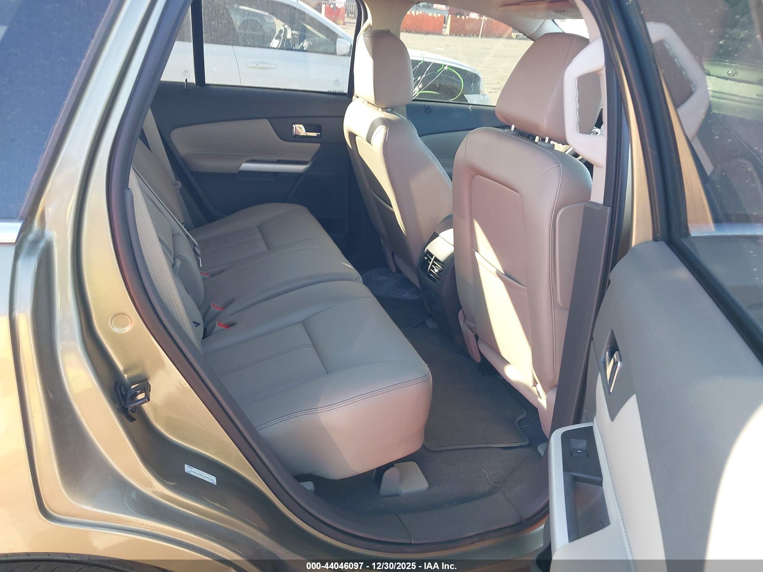 FORD EDGE image 8