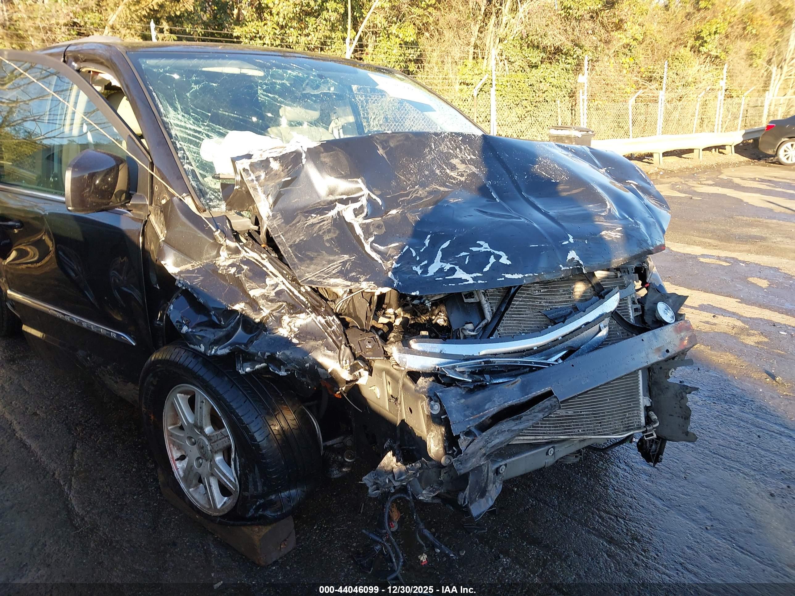 CHRYSLER TOWN image 6