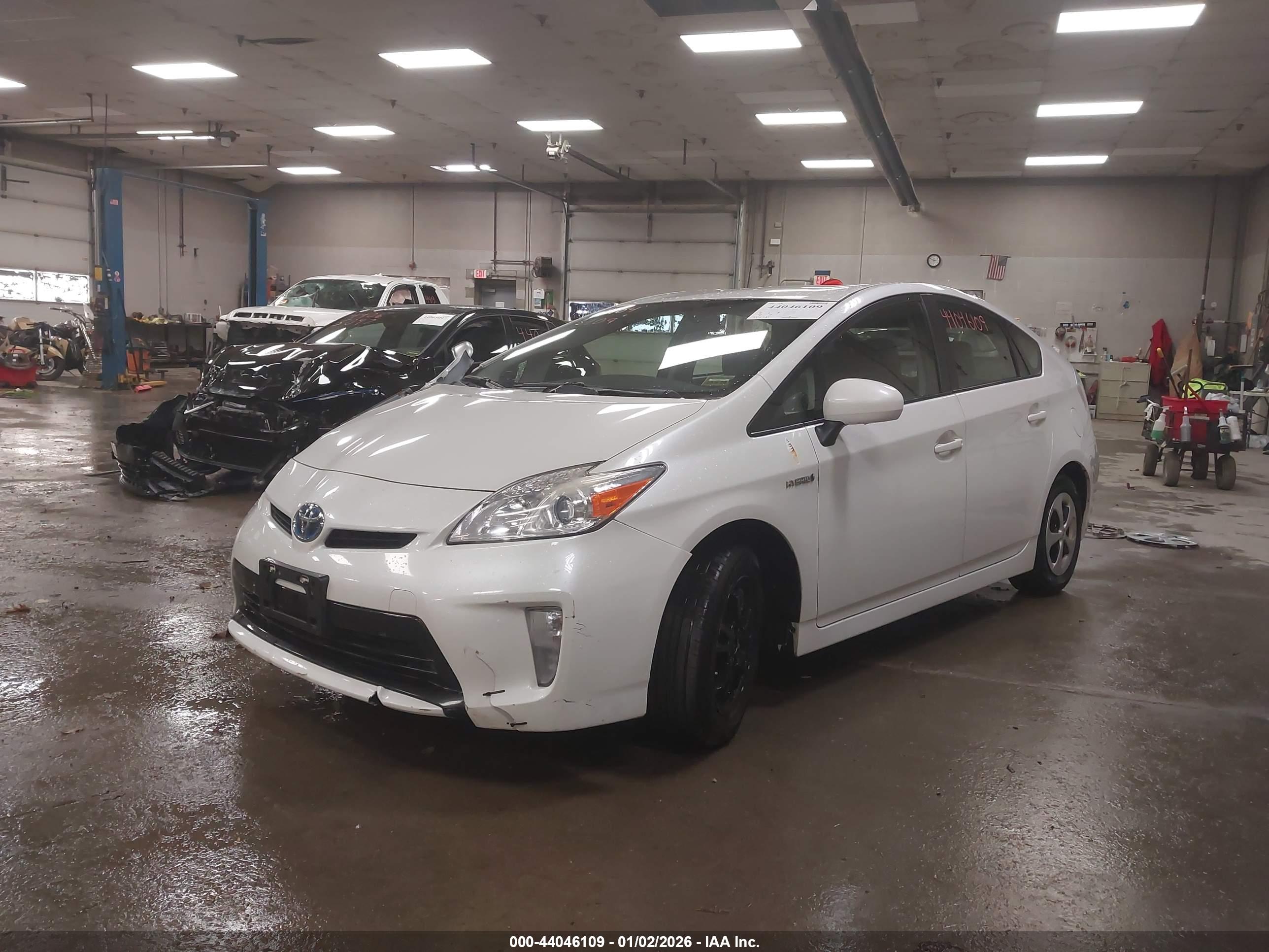 TOYOTA PRIUS image 2