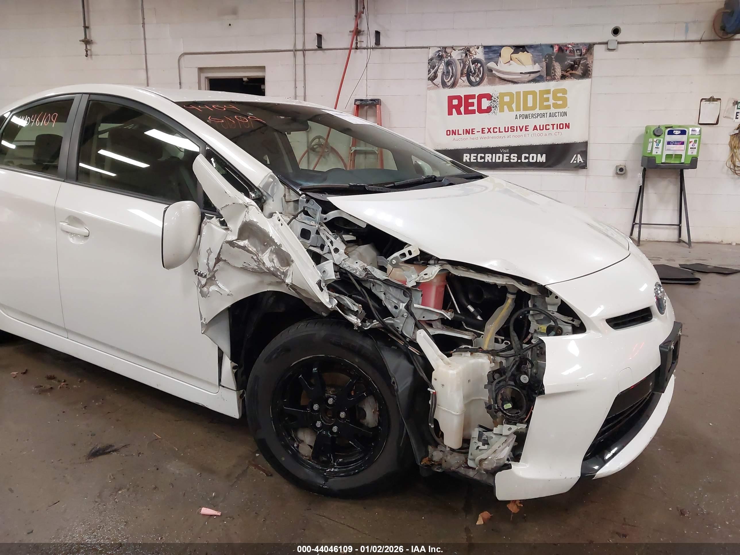 TOYOTA PRIUS image 6