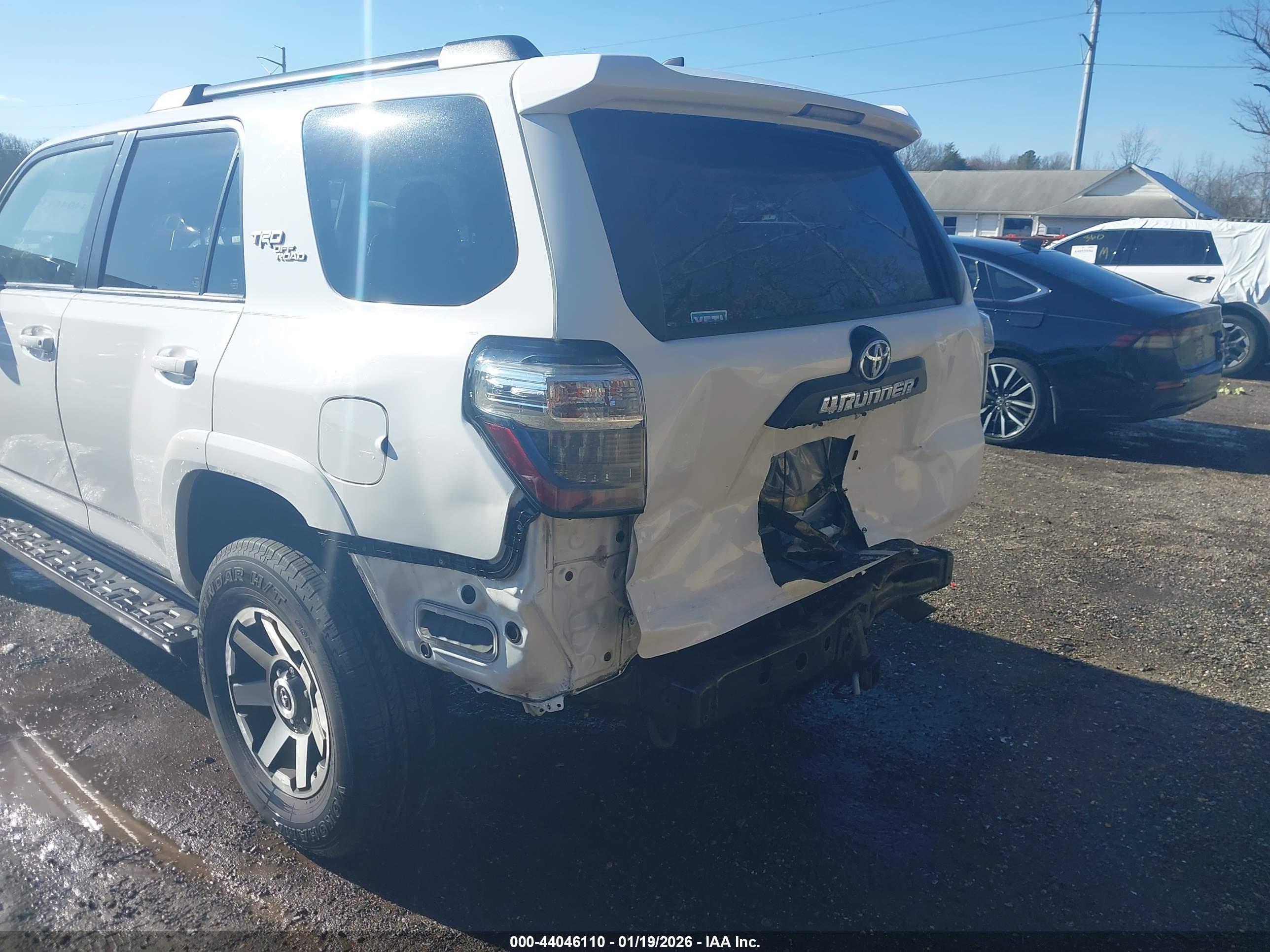 TOYOTA 4RUNNER image 6