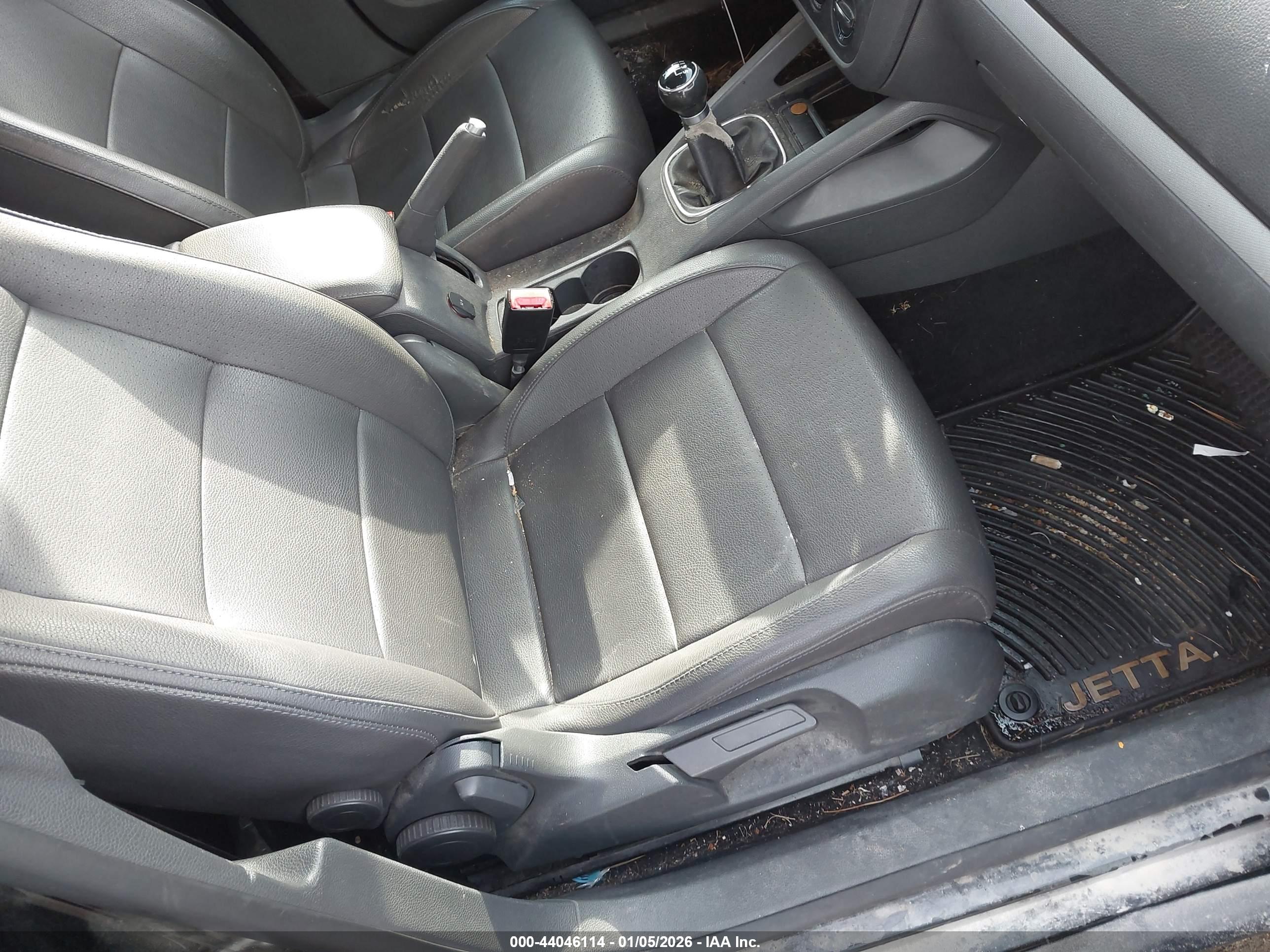 VOLKSWAGEN JETTA image 5