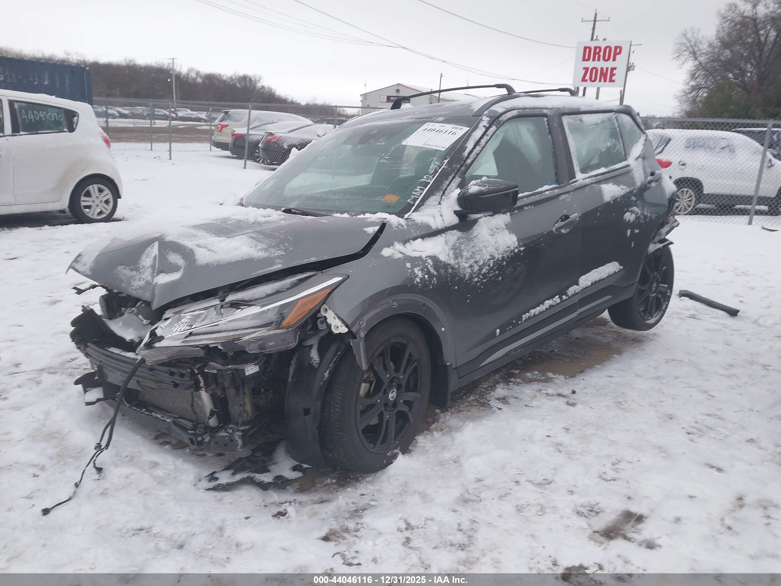 NISSAN KICKS image 2