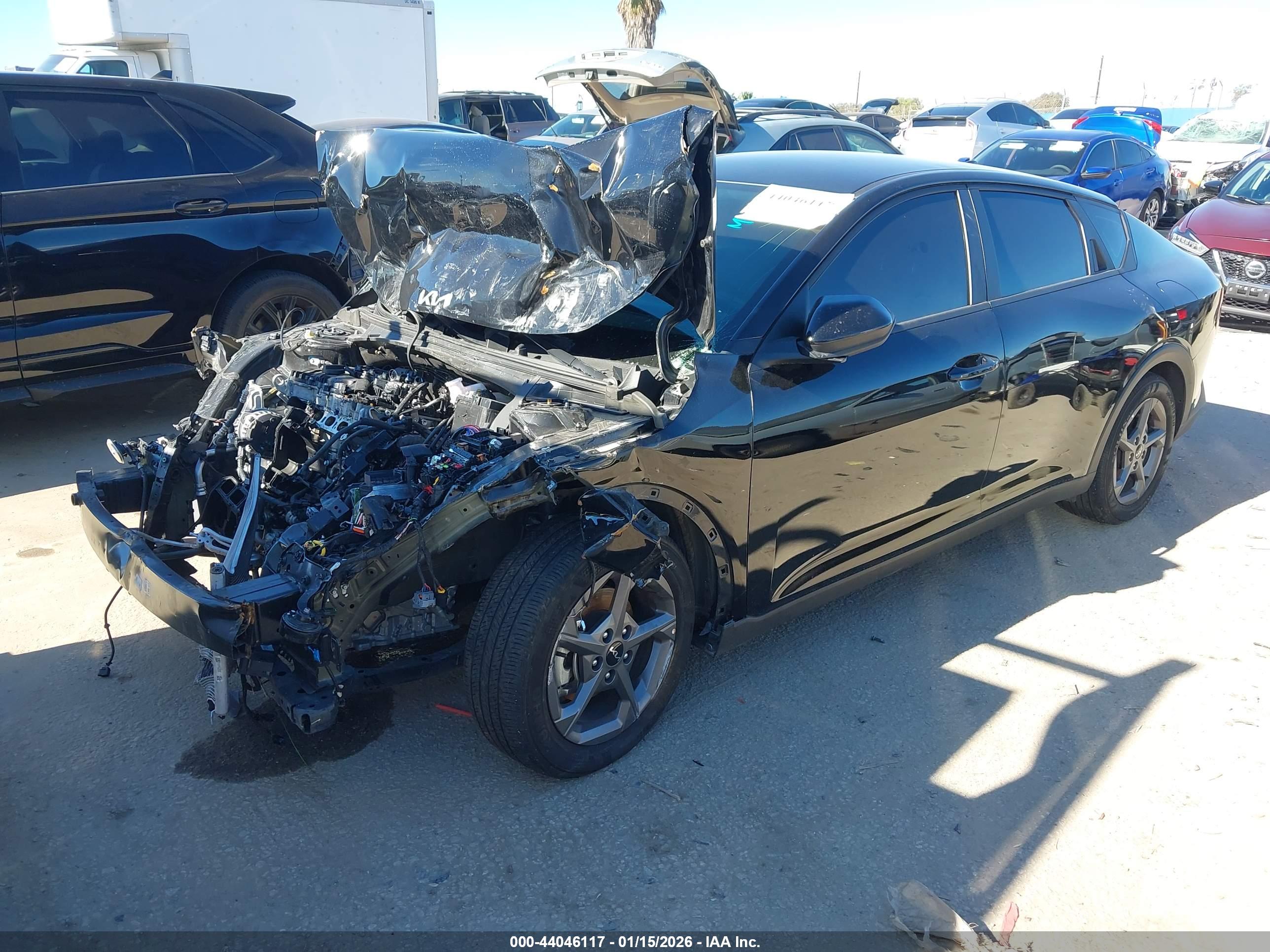 KIA K4 image 2