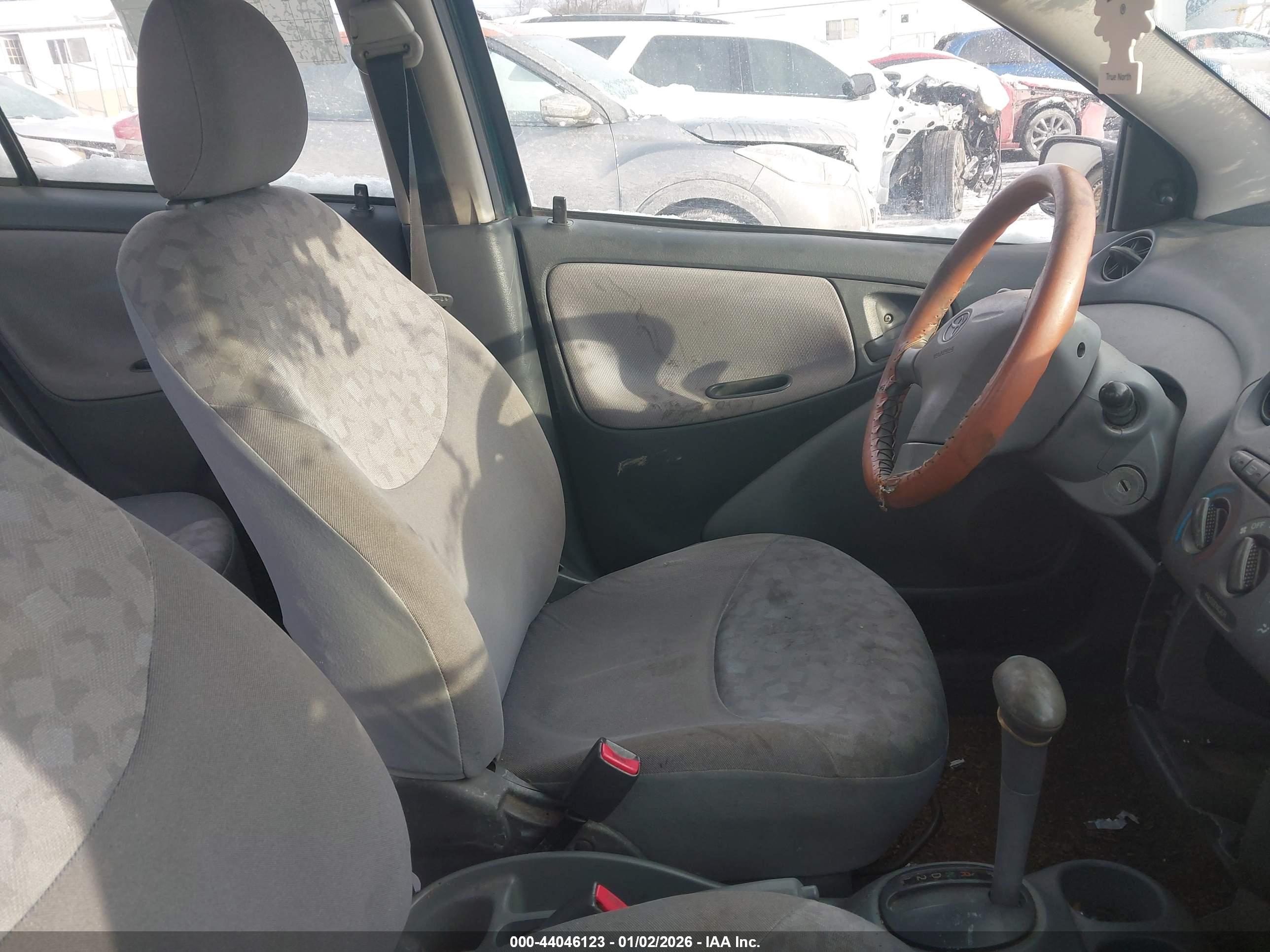 TOYOTA ECHO image 5