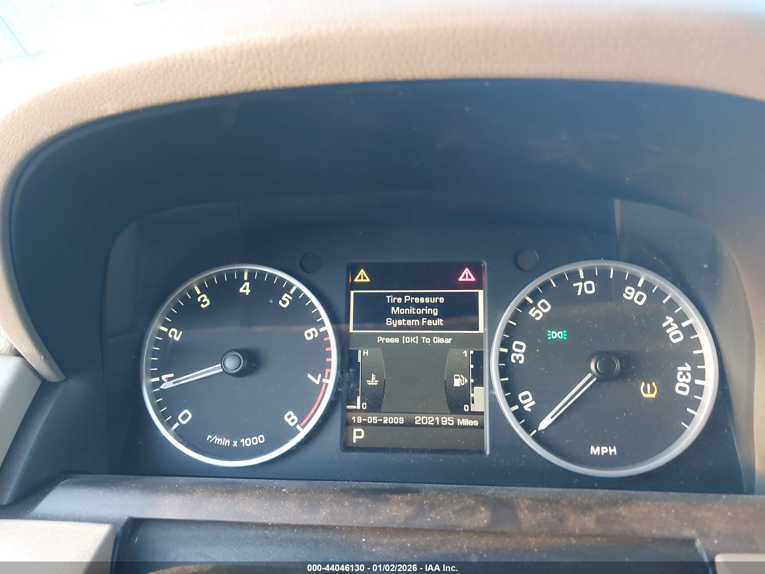 LAND ROVER image 7
