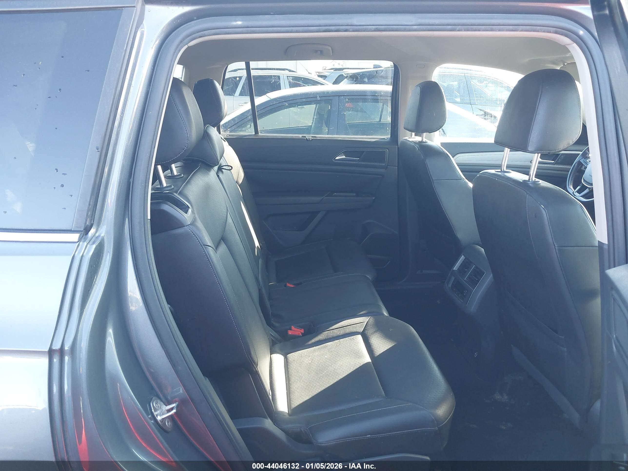 VOLKSWAGEN ATLAS image 8