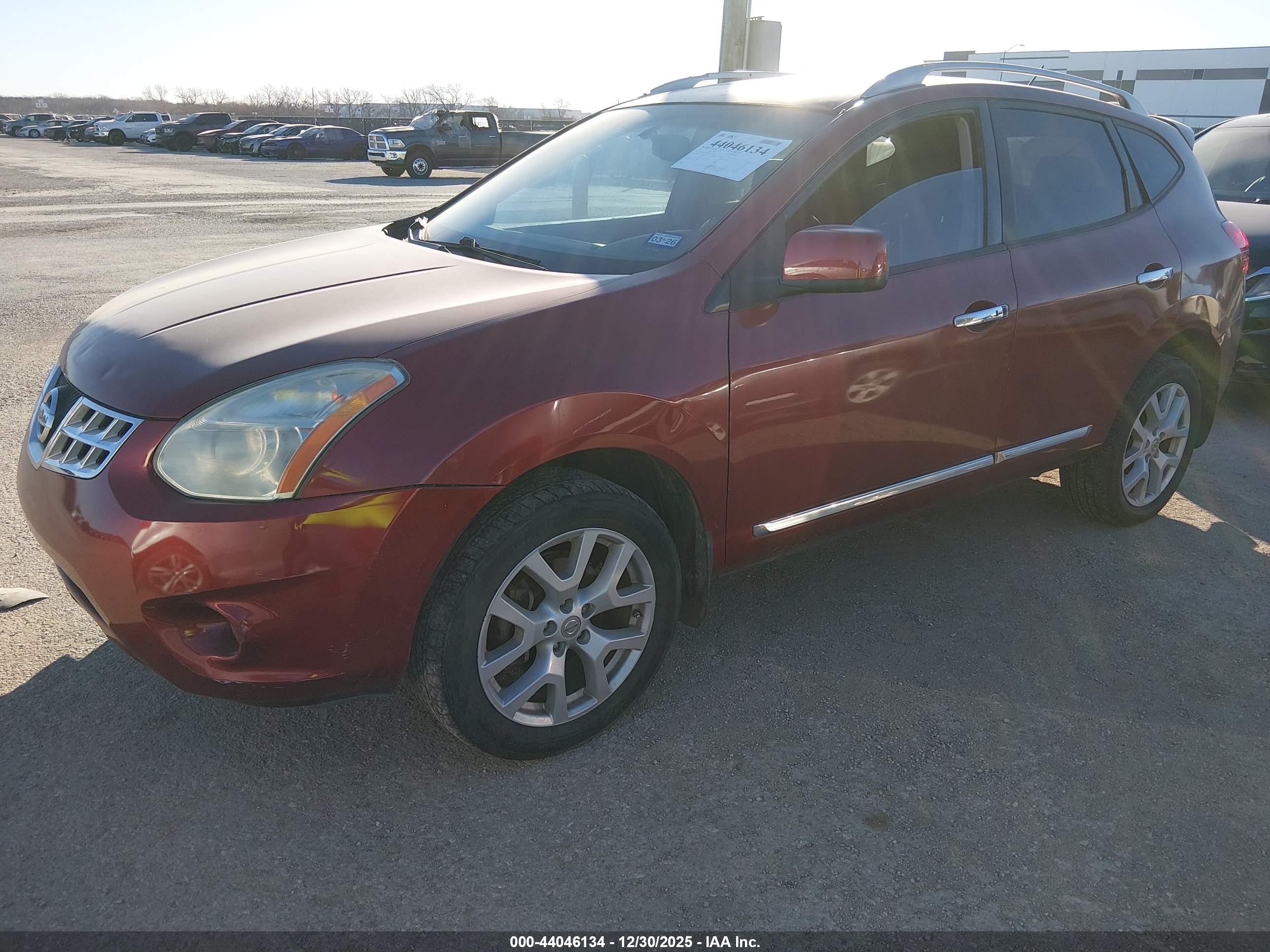 NISSAN ROGUE image 2