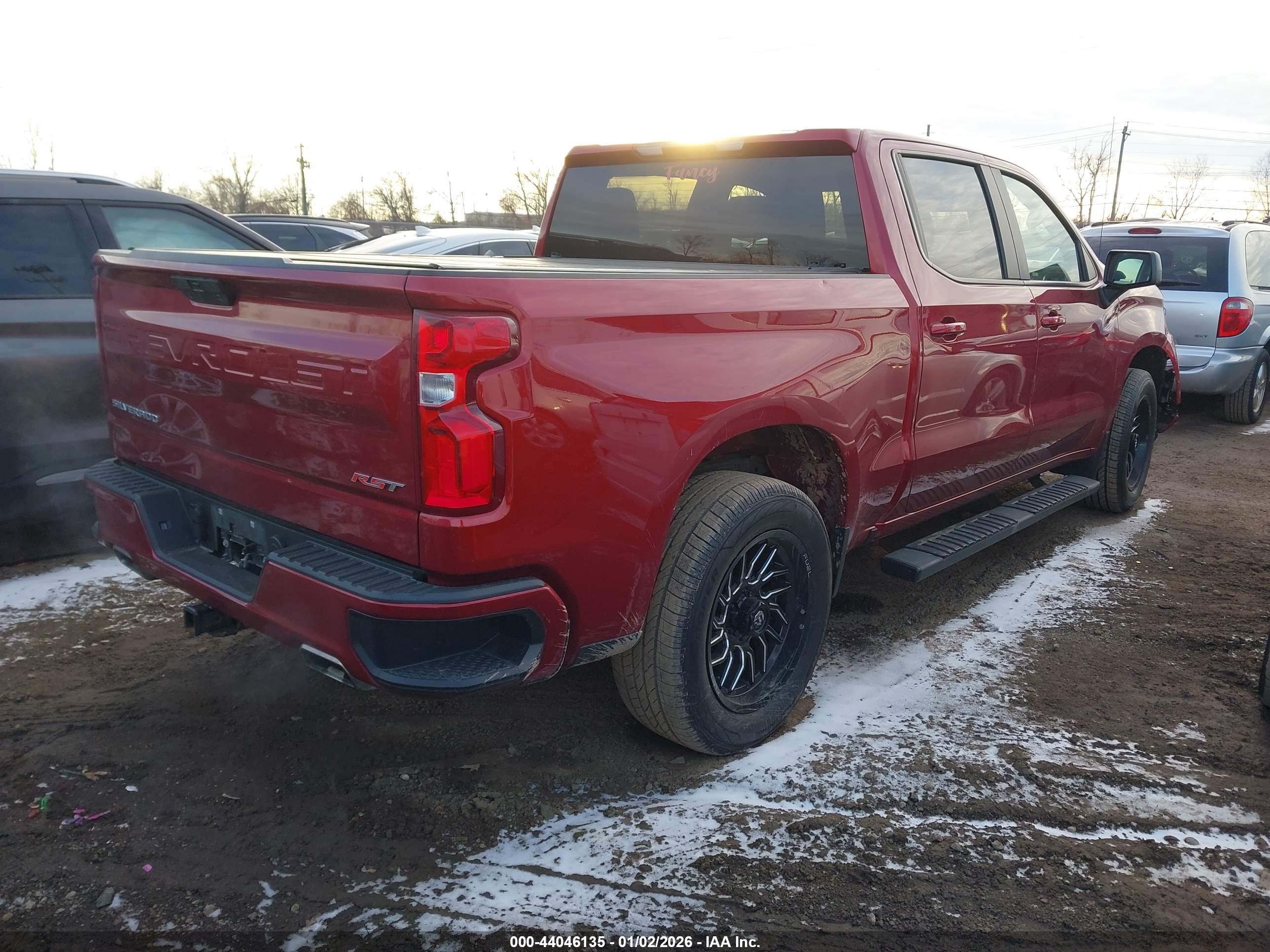 CHEVROLET SILVERADO image 4