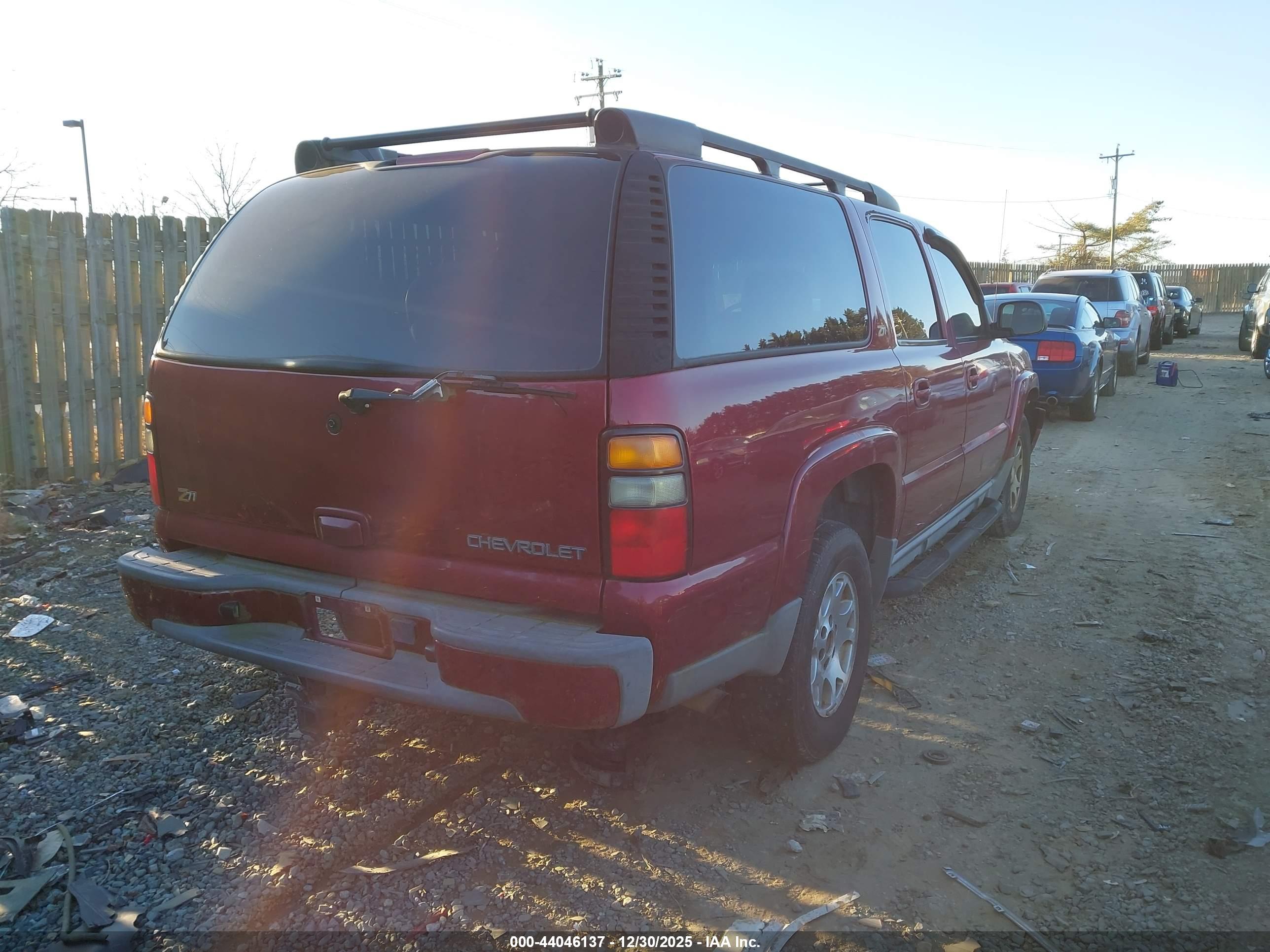 CHEVROLET SUBURBAN image 4