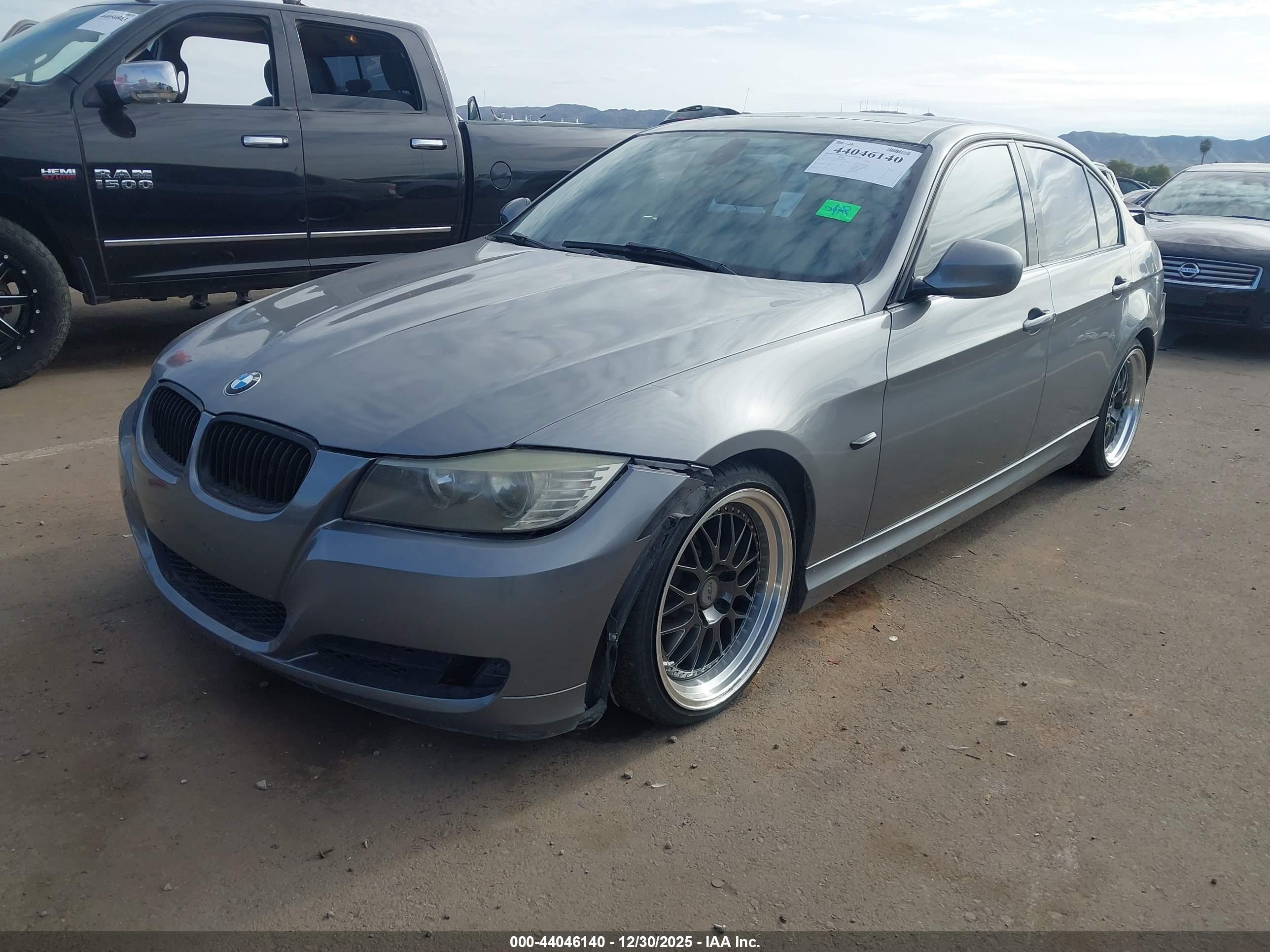 BMW 328I image 2