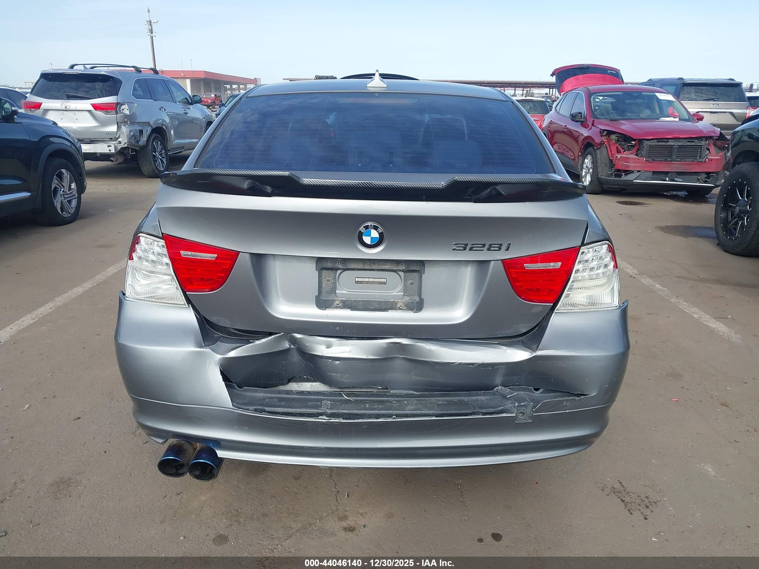 BMW 328I image 6