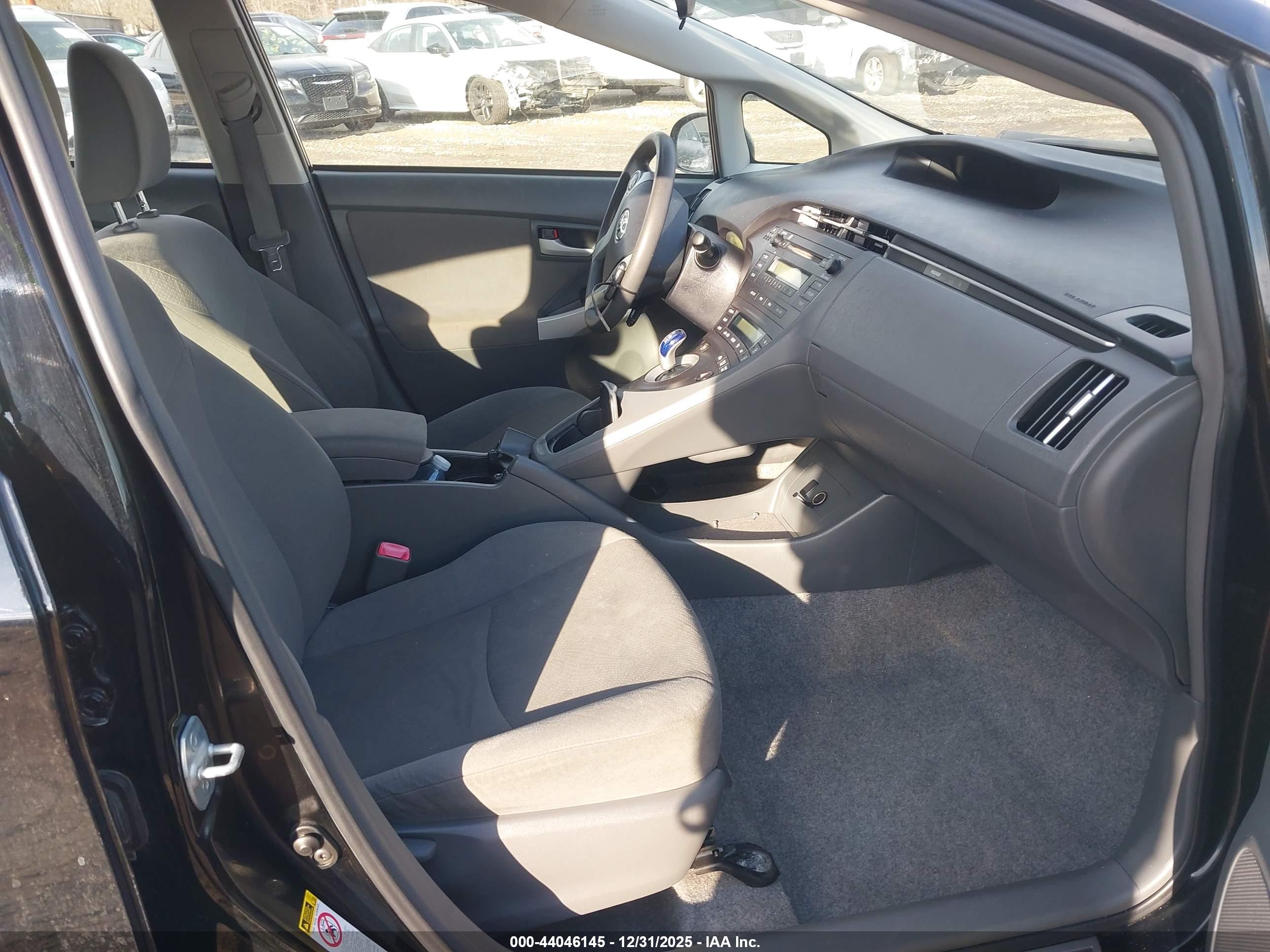 TOYOTA PRIUS image 5