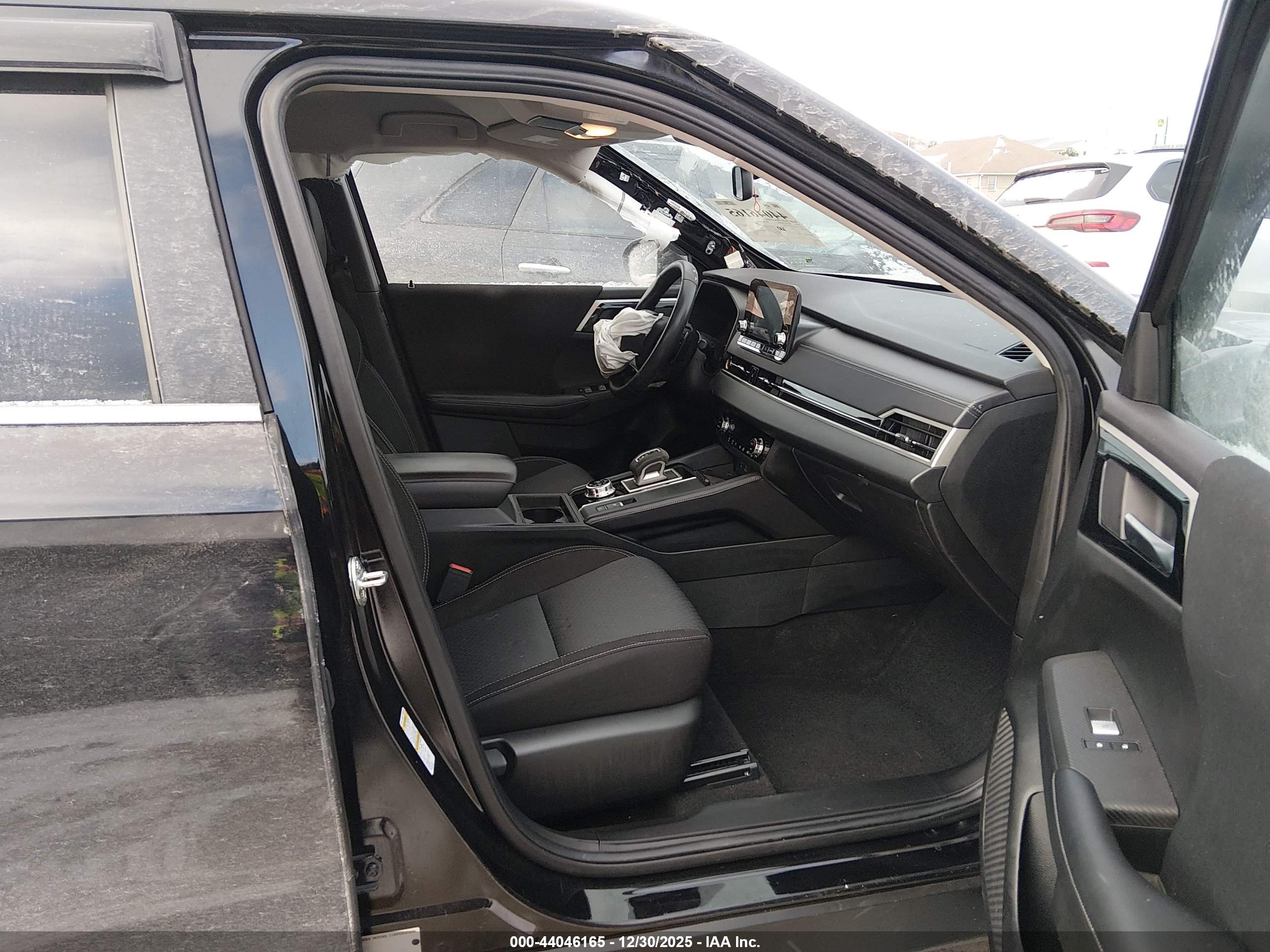 MITSUBISHI OUTLANDER image 5