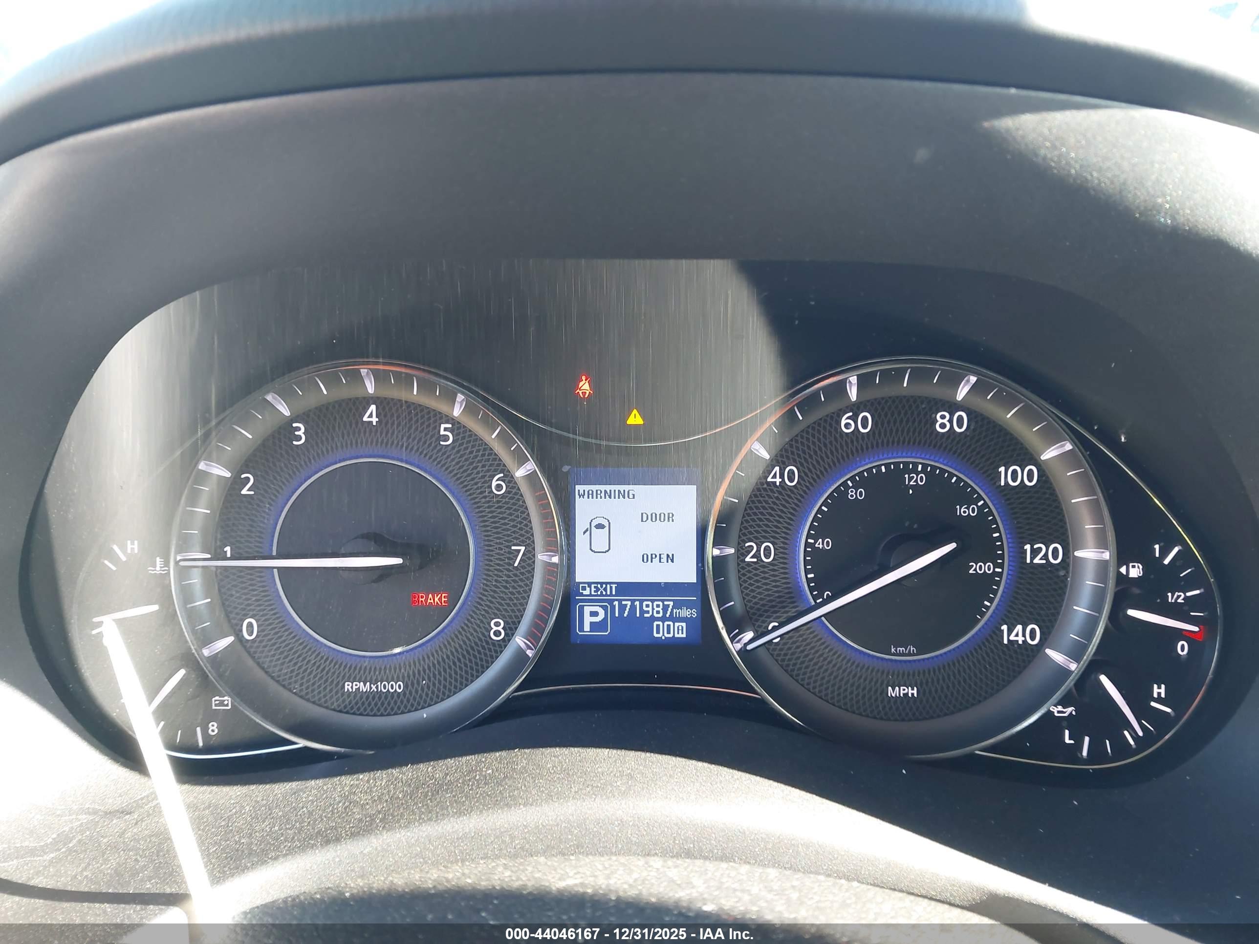 INFINITI QX80 image 7