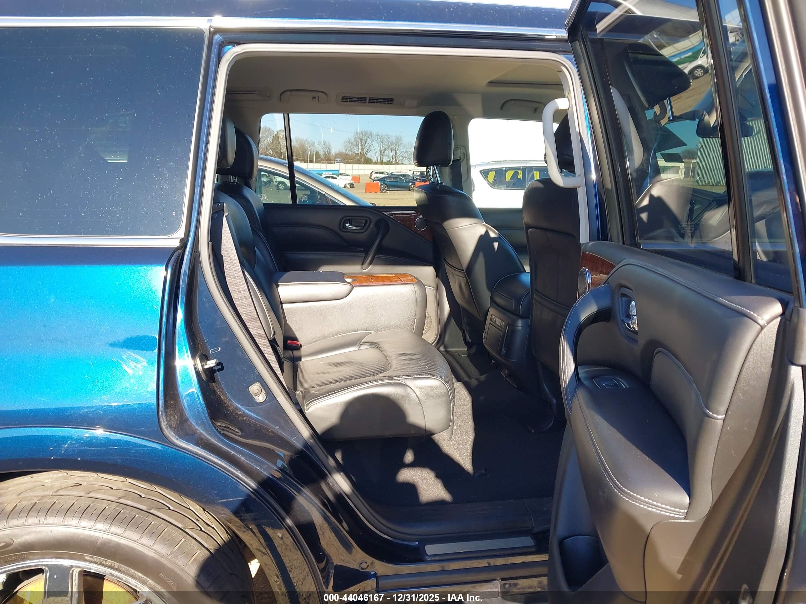 INFINITI QX80 image 8