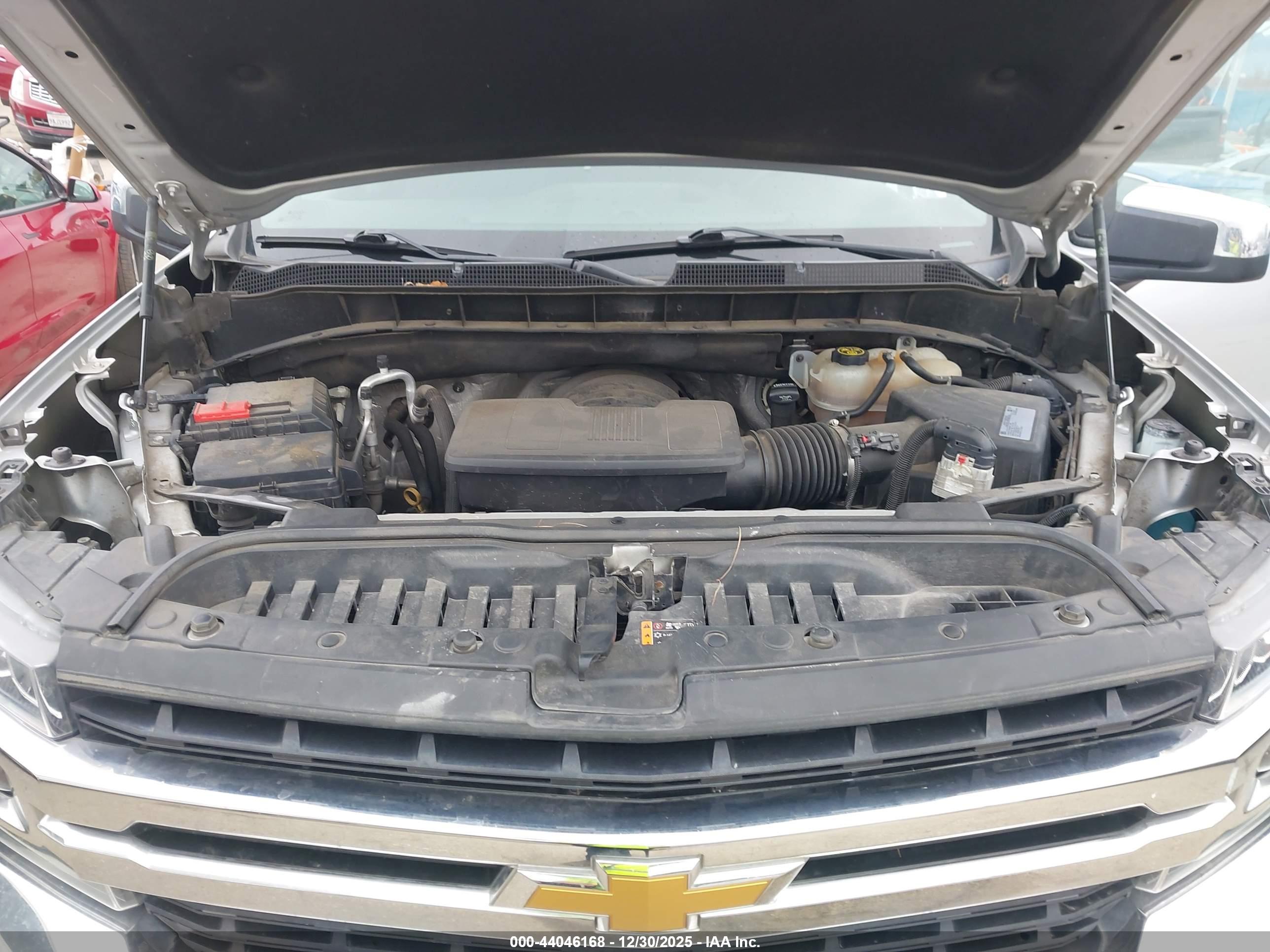 CHEVROLET SILVERADO image 10