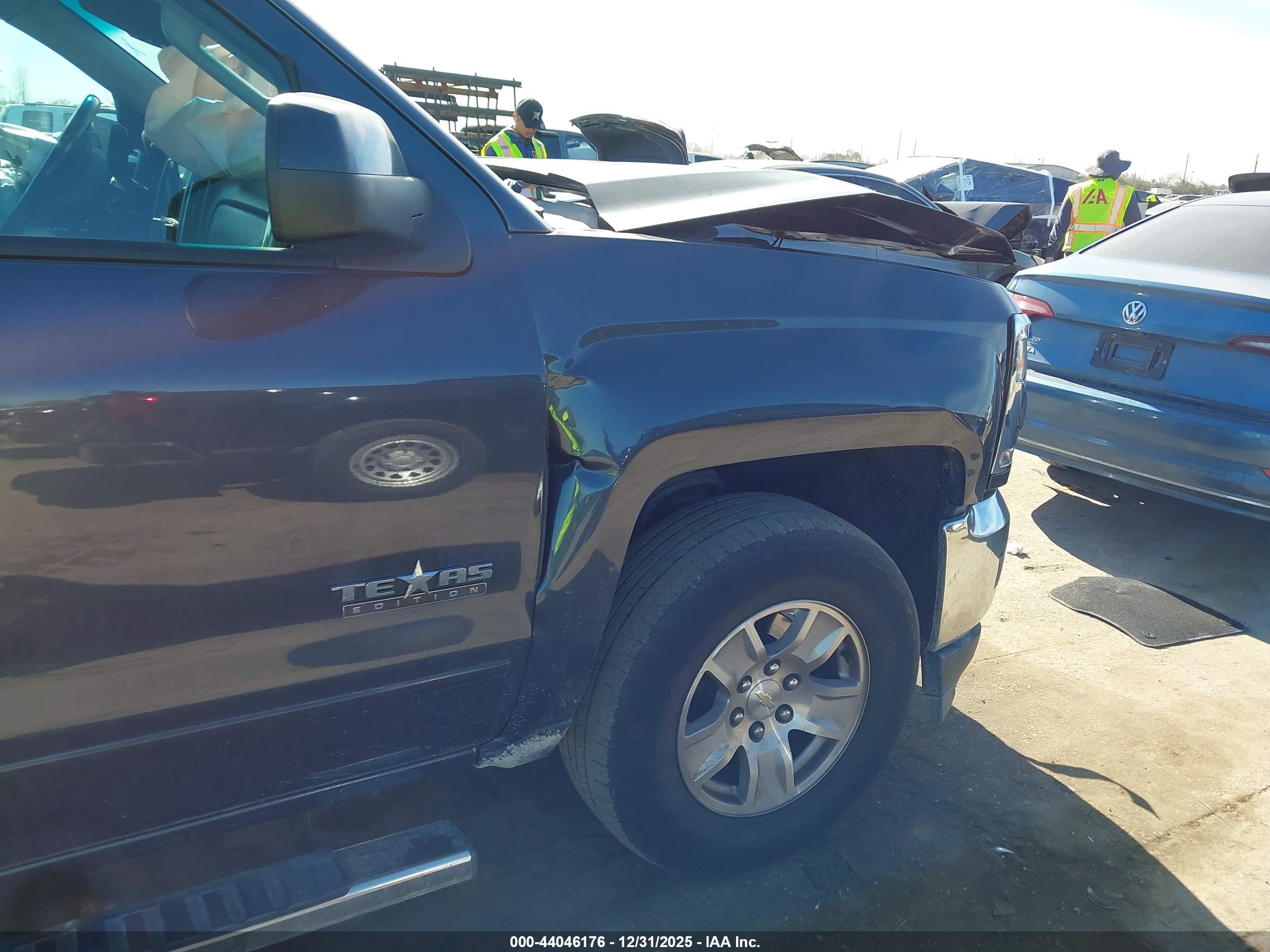 CHEVROLET SILVERADO image 6