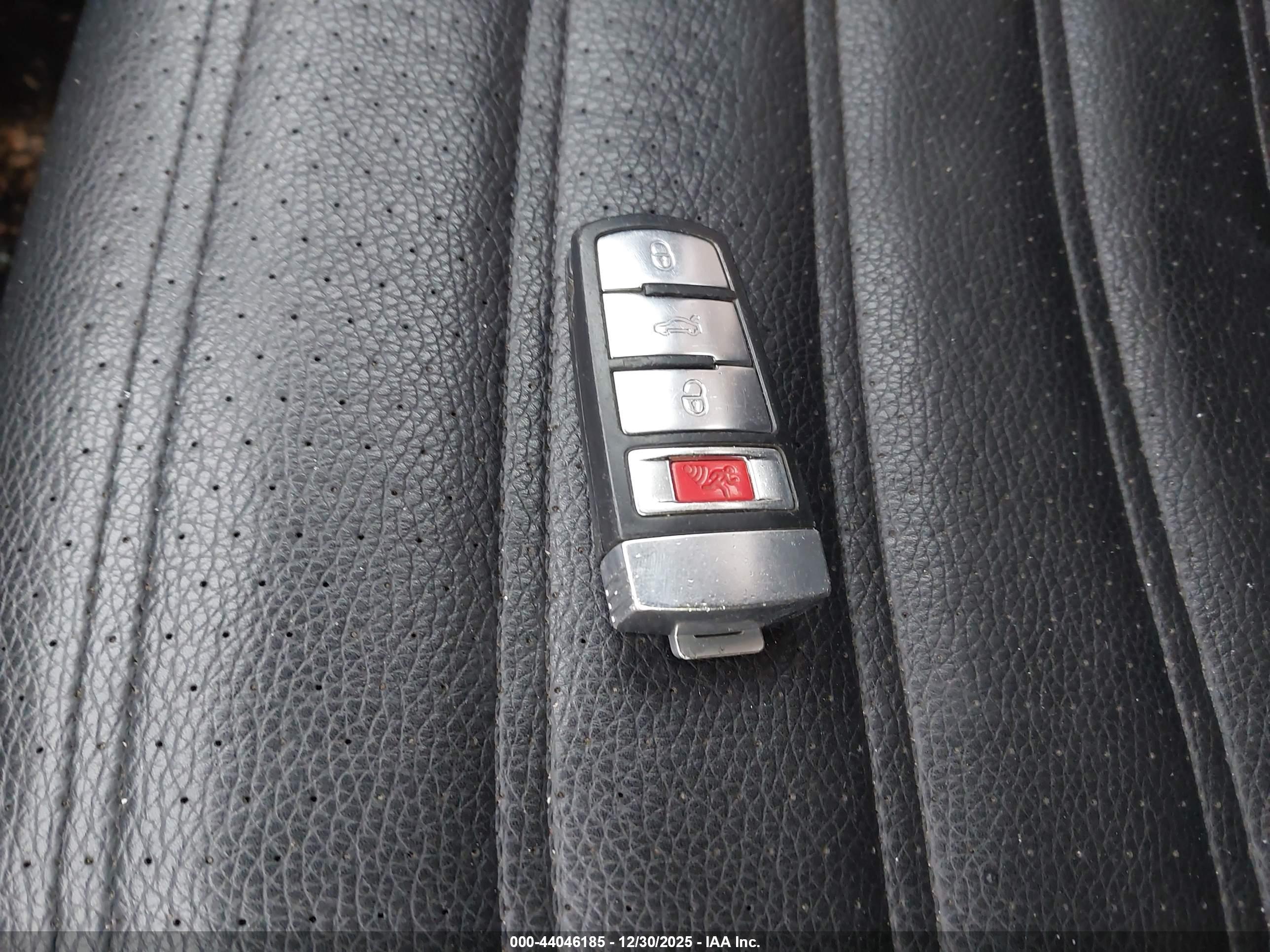VOLKSWAGEN CC image 11