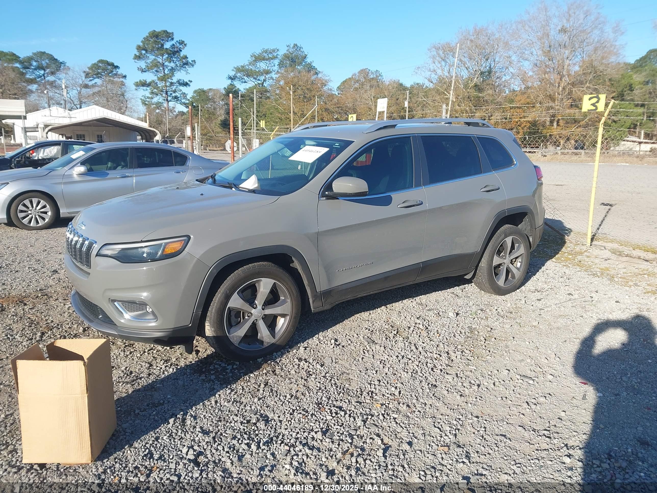 JEEP CHEROKEE image 2