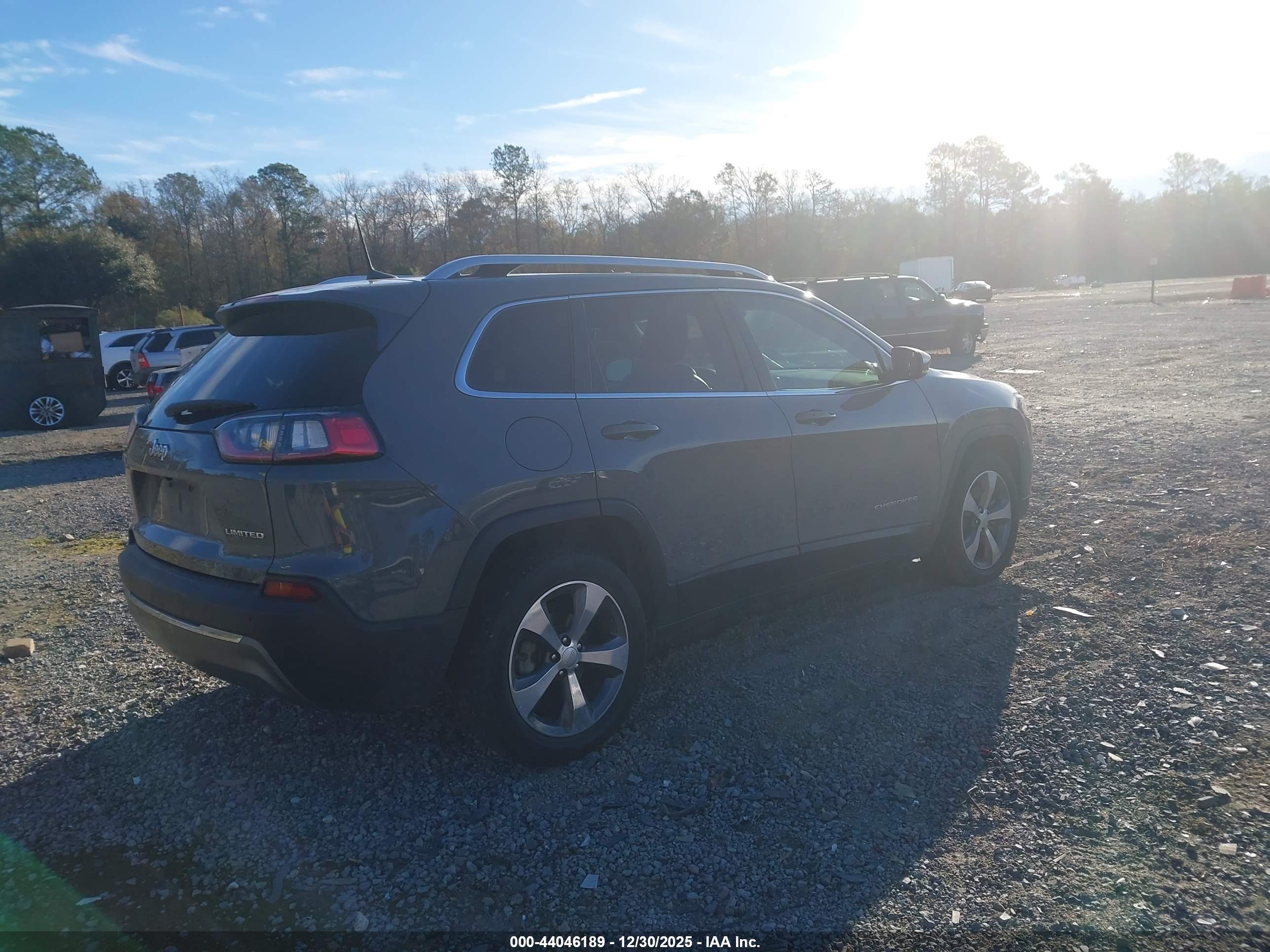 JEEP CHEROKEE image 4