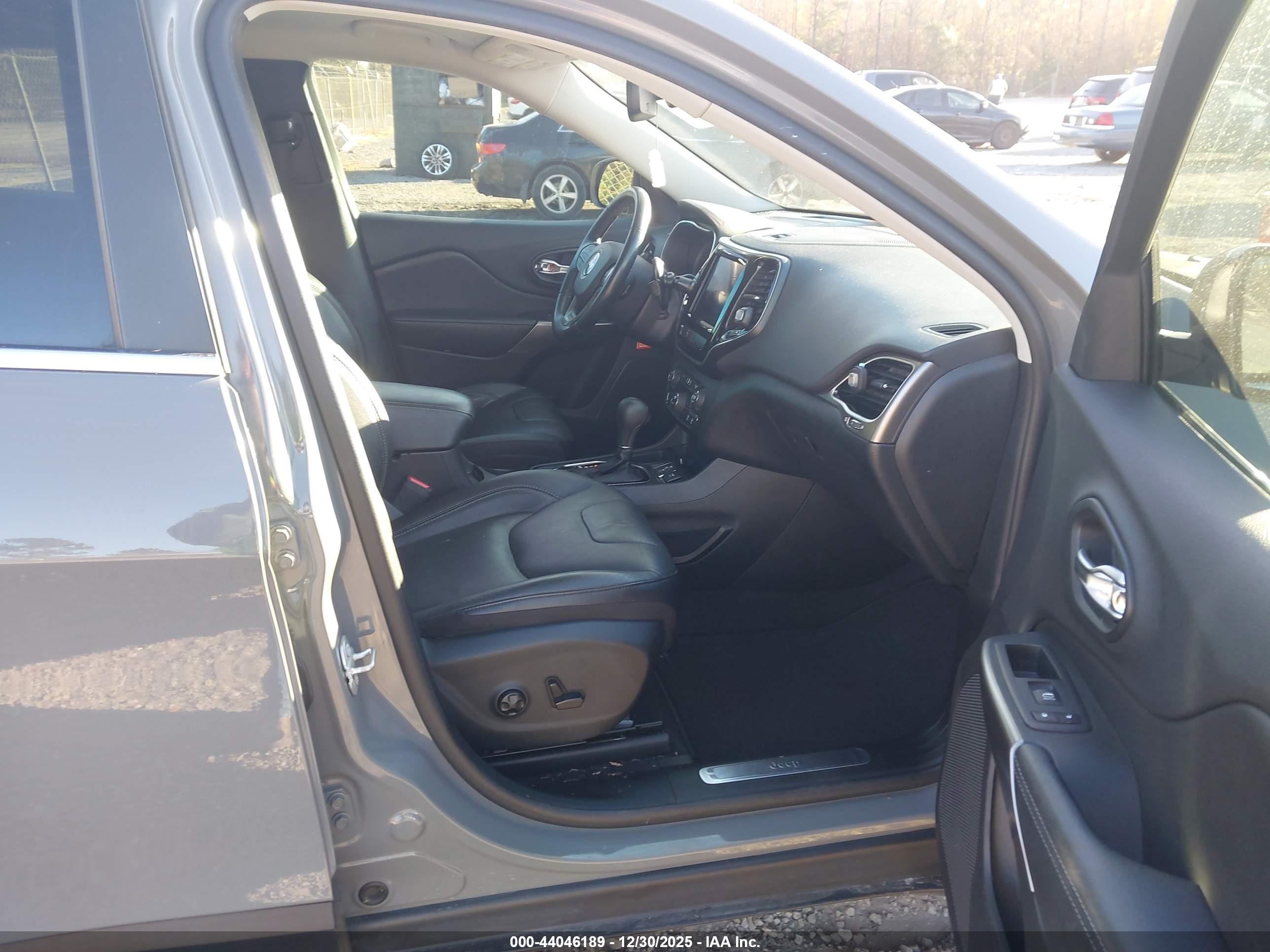JEEP CHEROKEE image 5