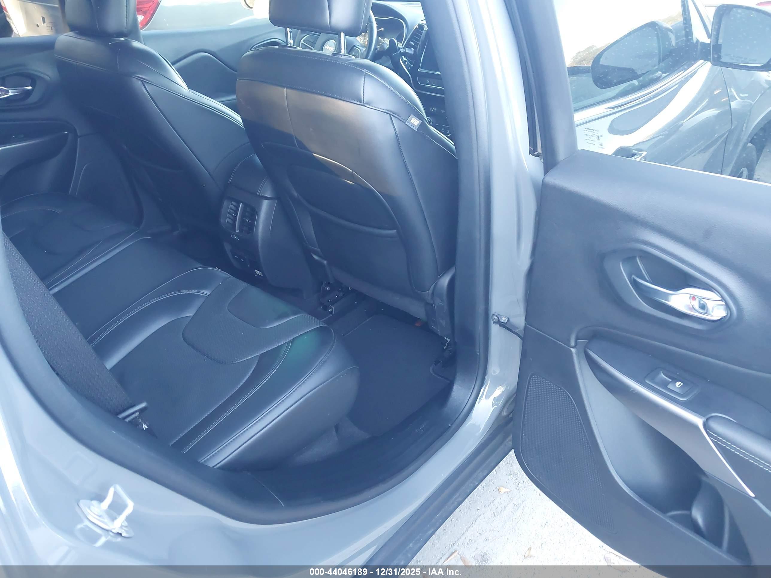 JEEP CHEROKEE image 8