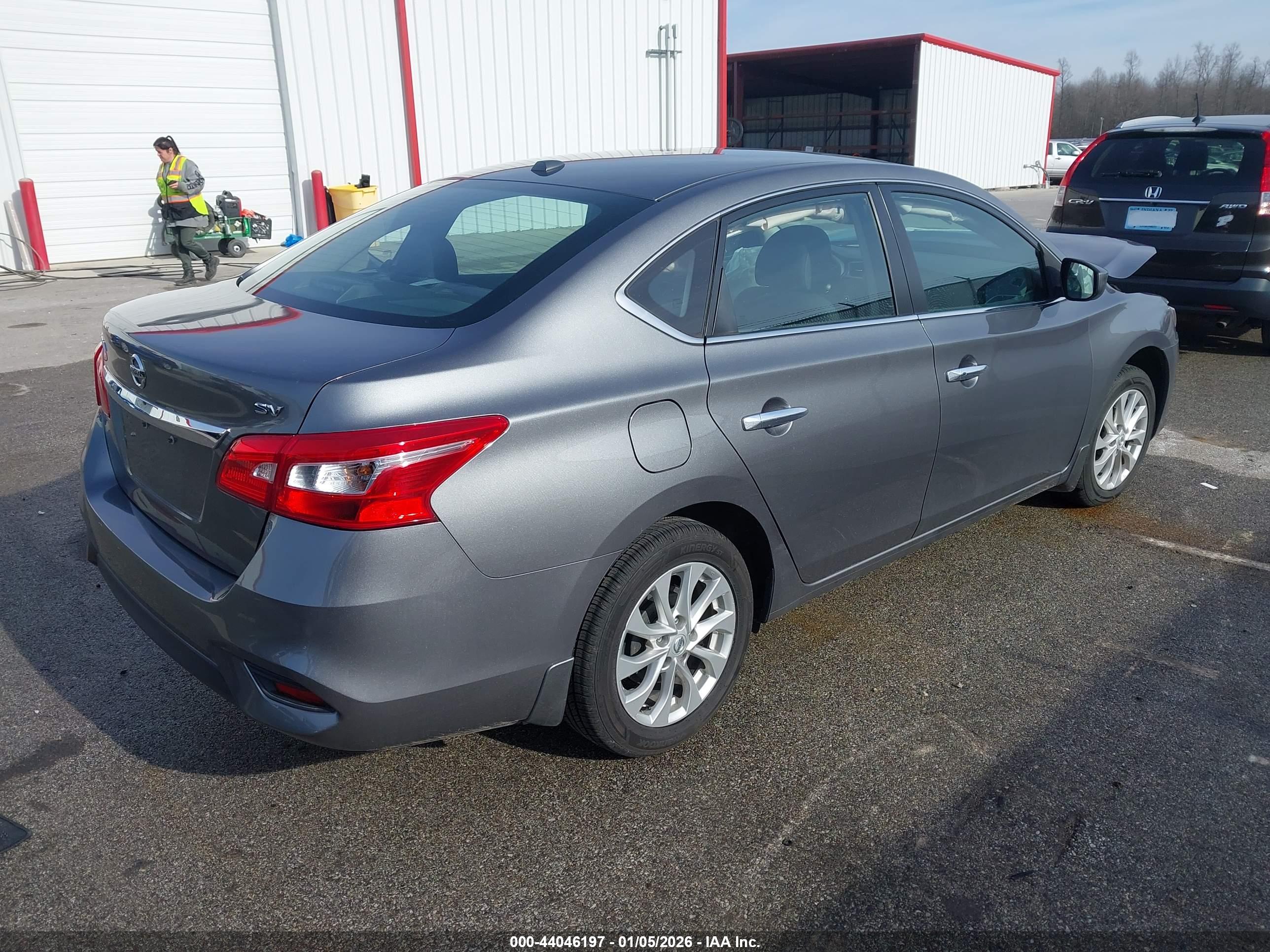 NISSAN SENTRA image 4
