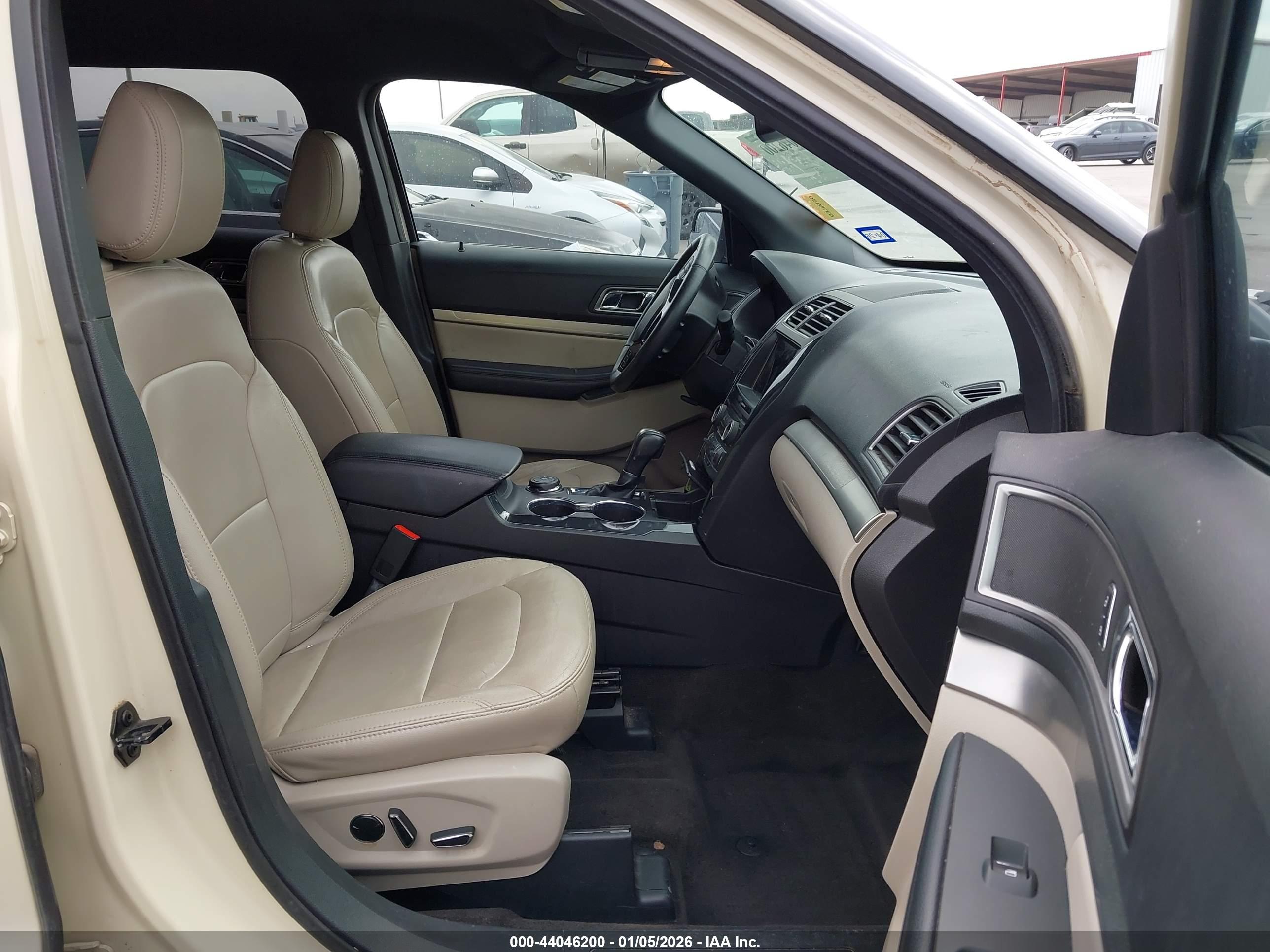 FORD EXPLORER image 5