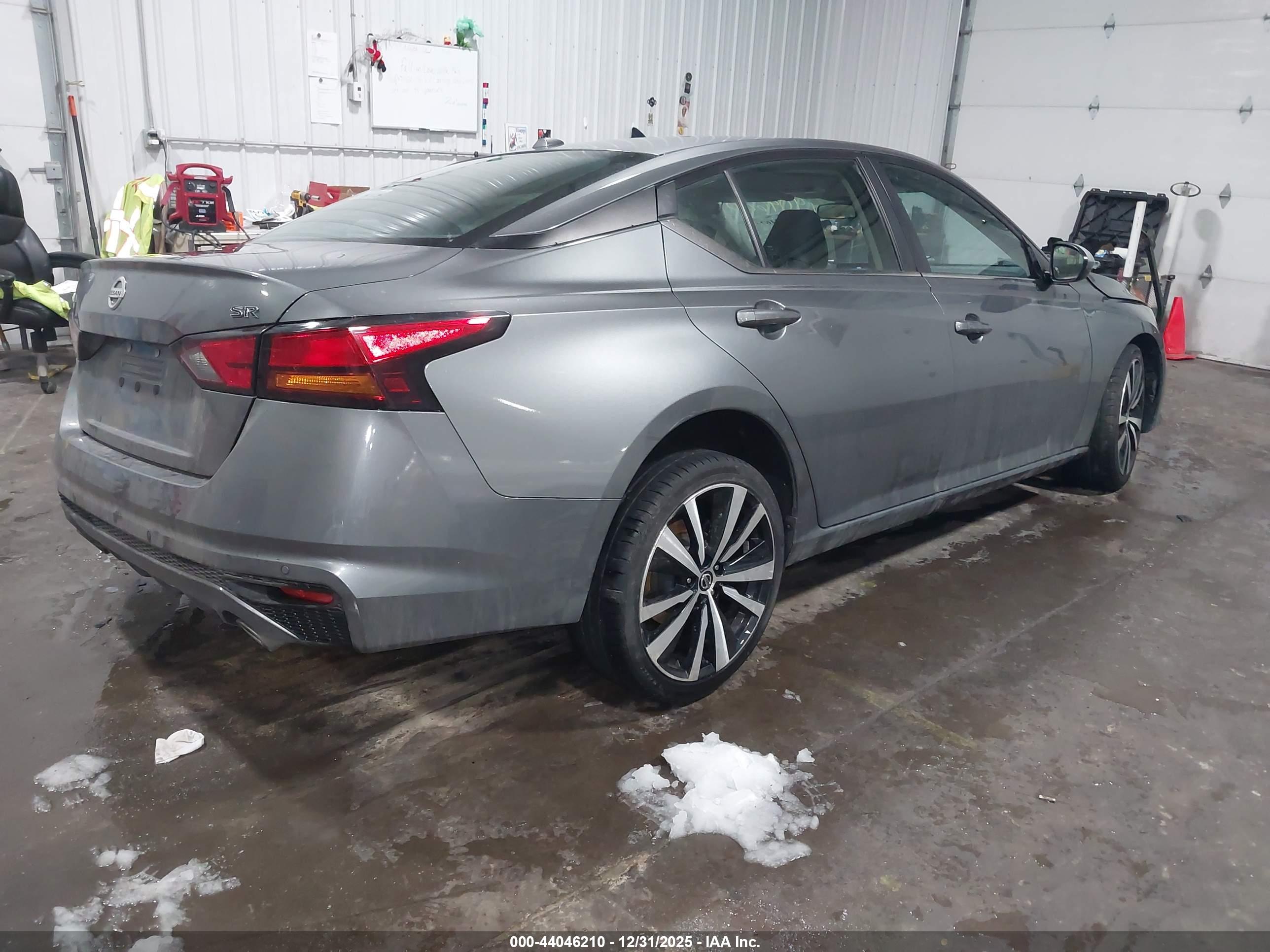 NISSAN ALTIMA image 4