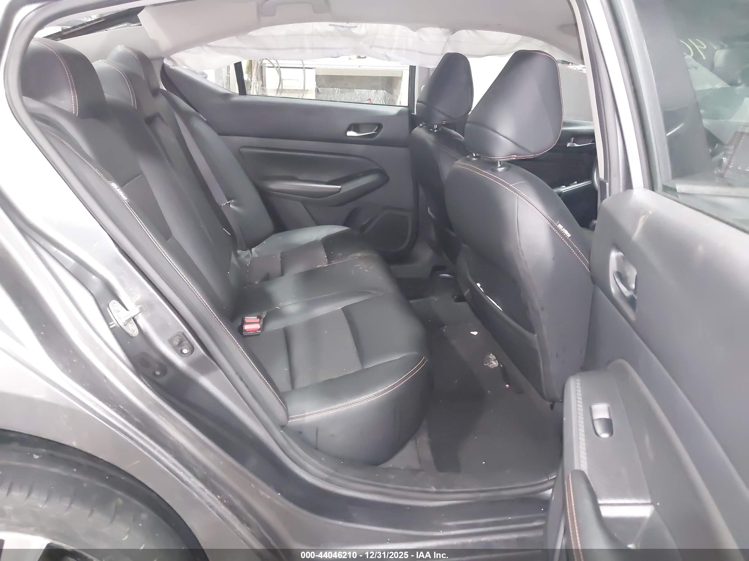 NISSAN ALTIMA image 8