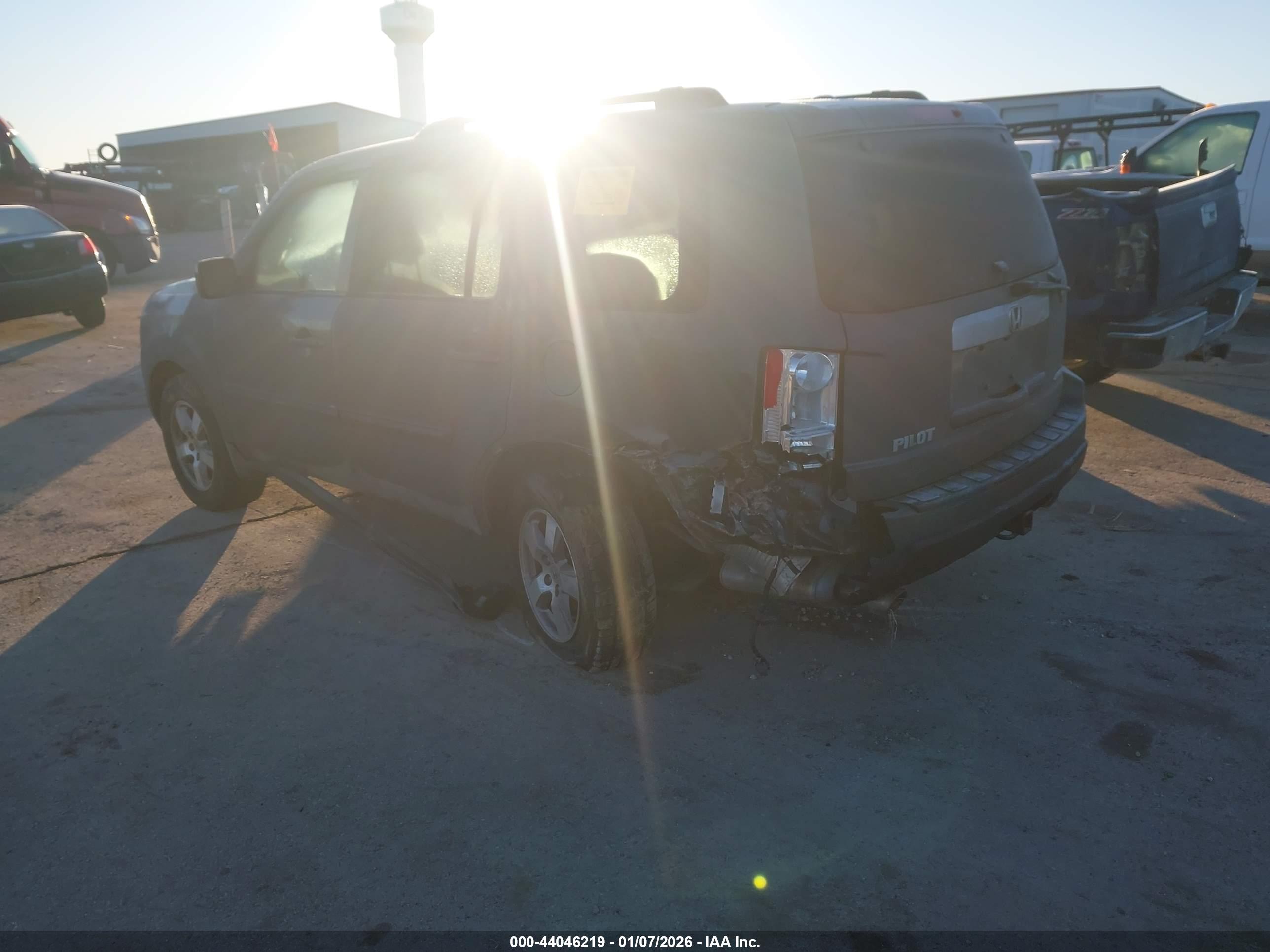 HONDA PILOT image 3