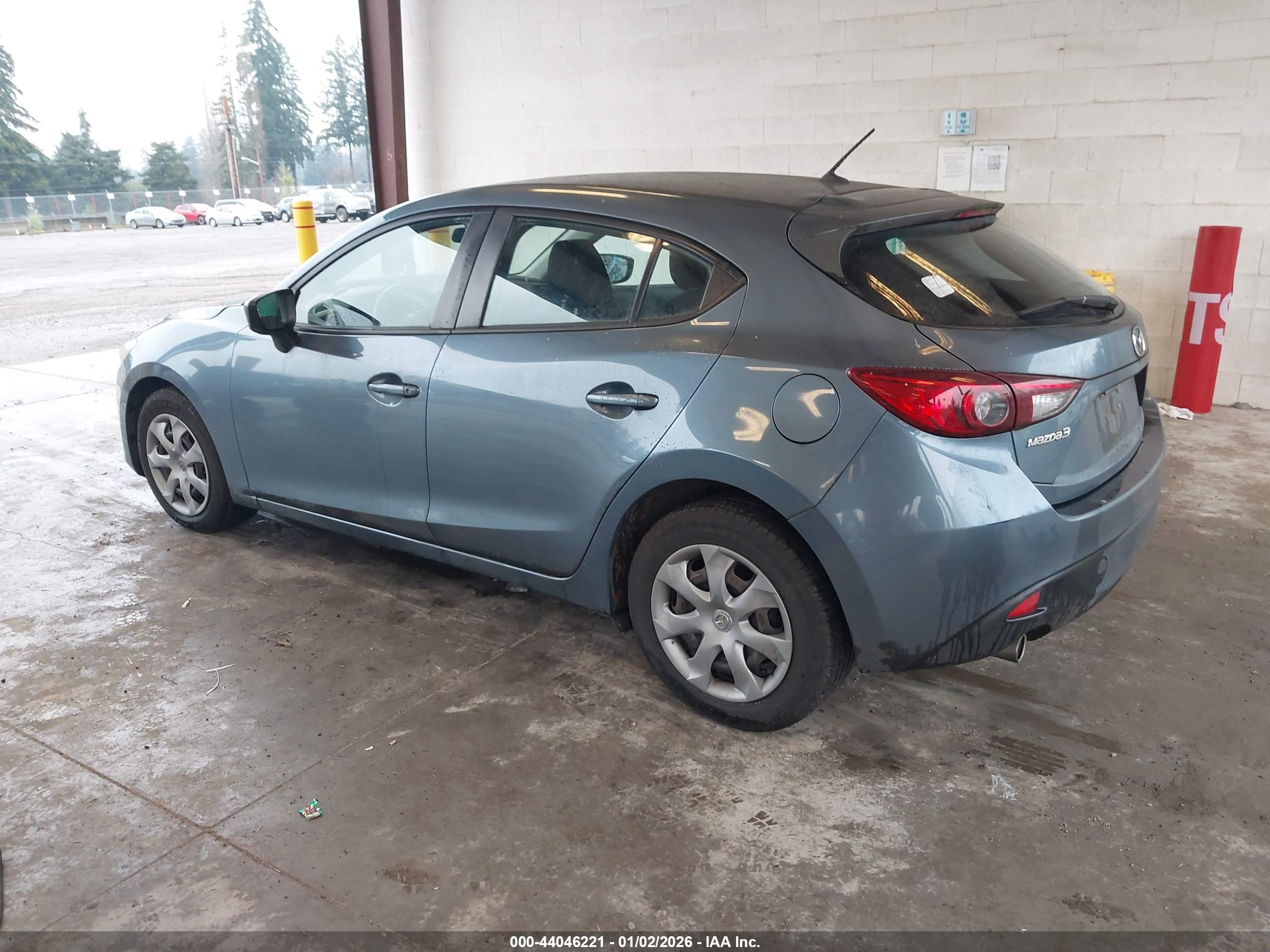 MAZDA MAZDA3 image 3