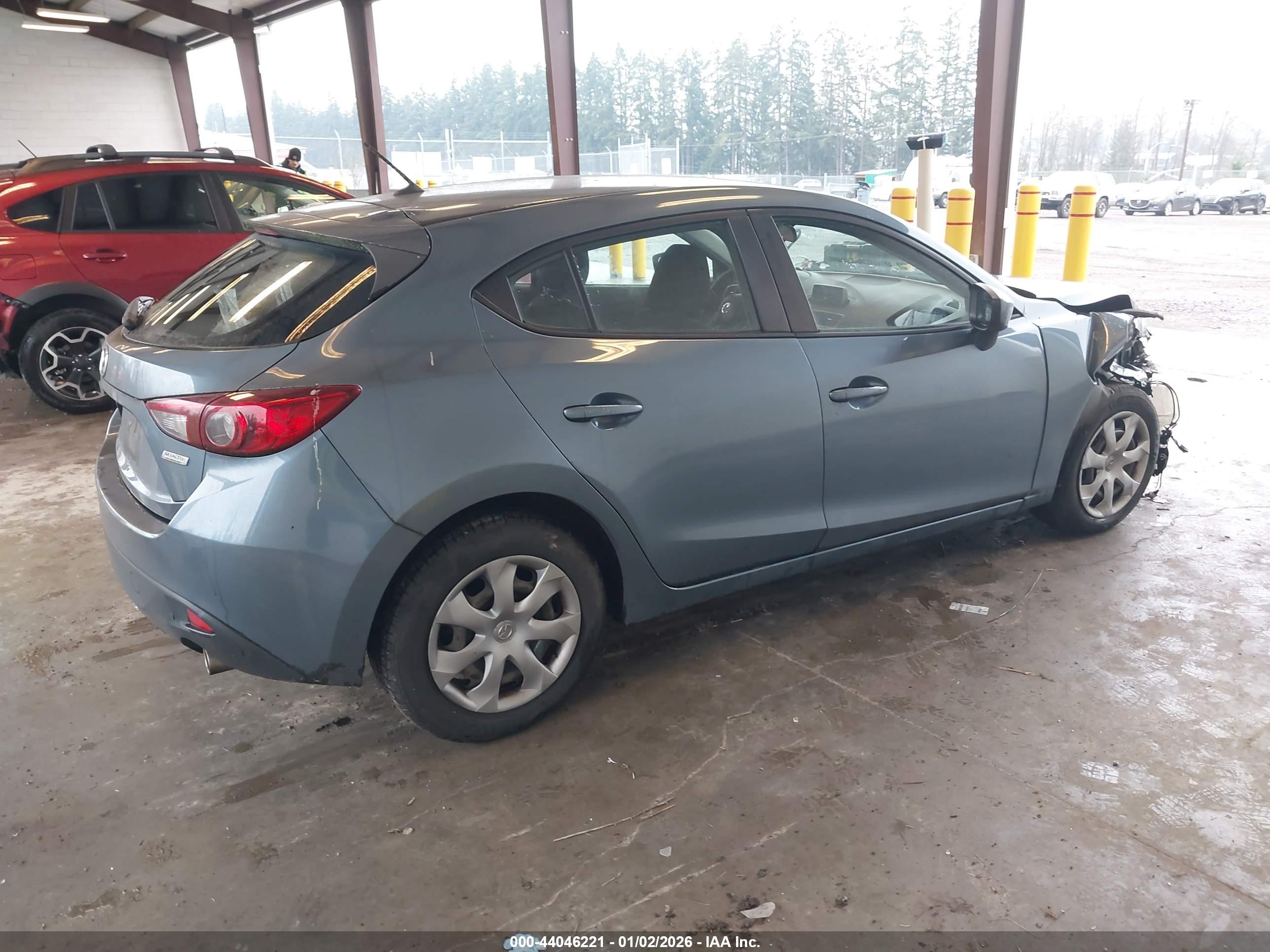 MAZDA MAZDA3 image 4