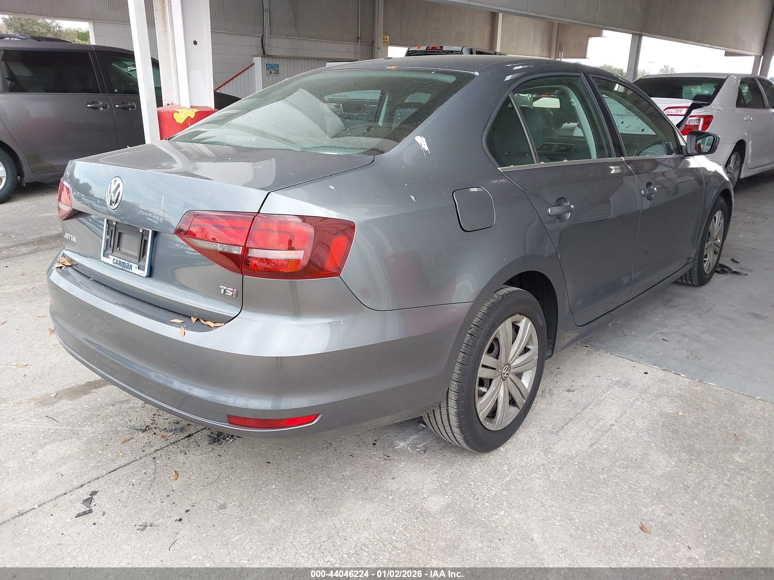 VOLKSWAGEN JETTA image 4