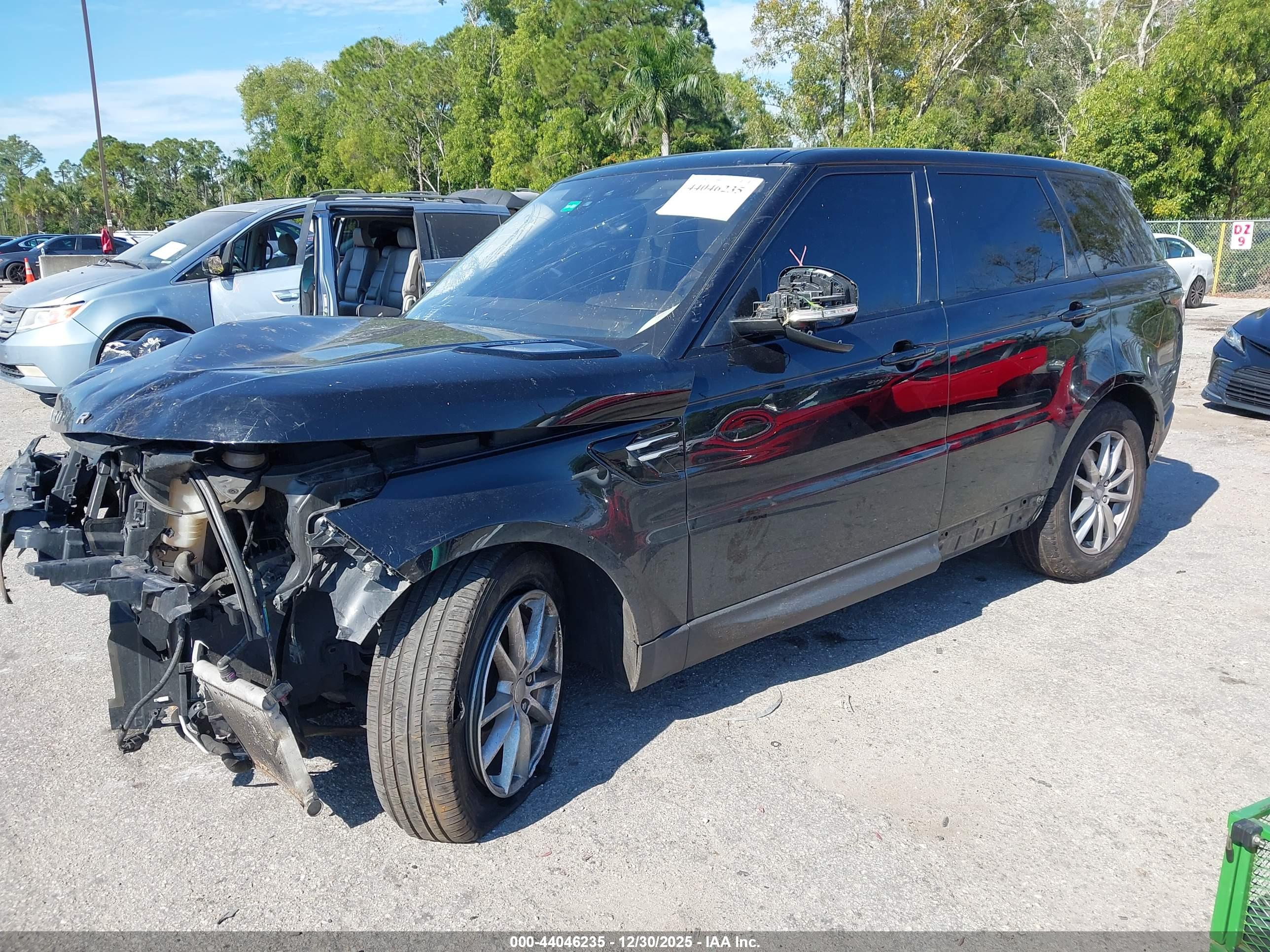 LAND ROVER image 2