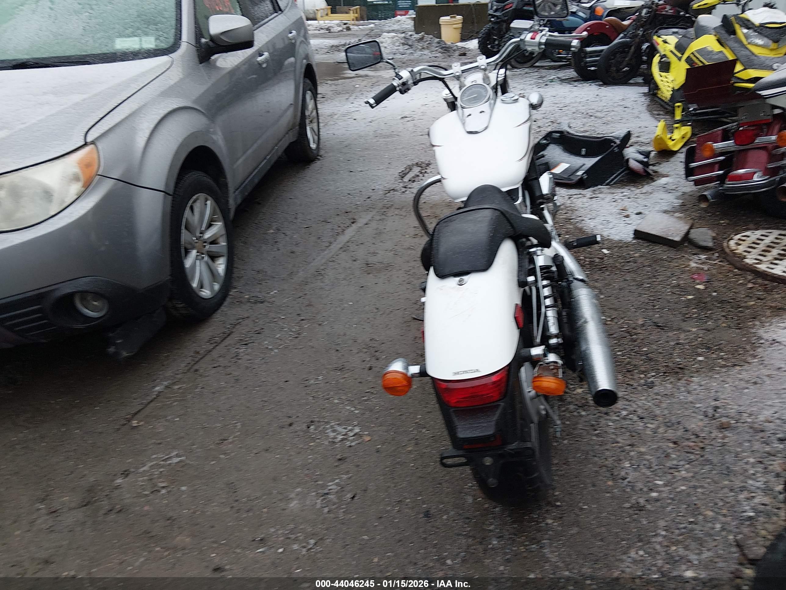 HONDA VT750 image 6