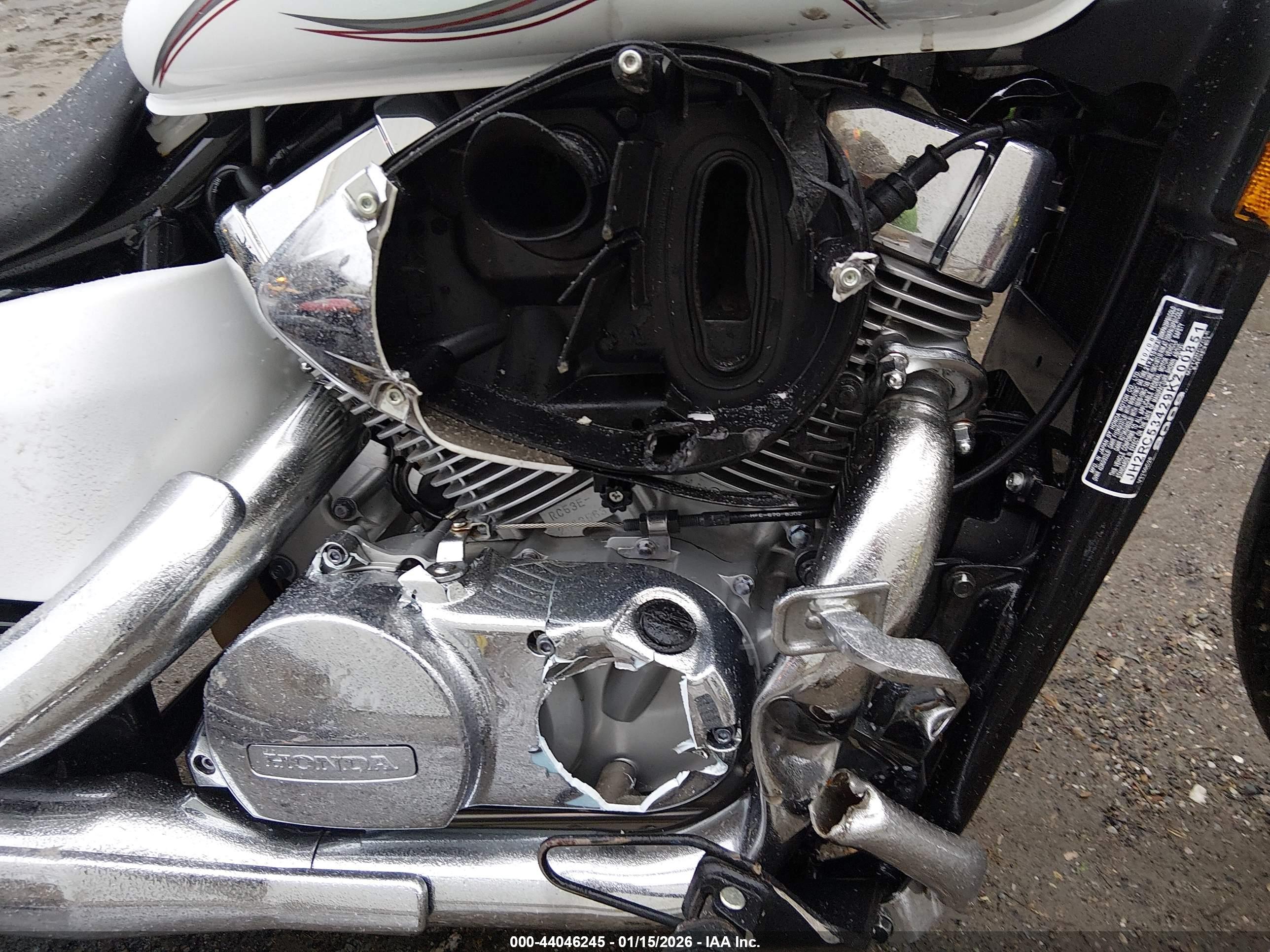 HONDA VT750 image 8