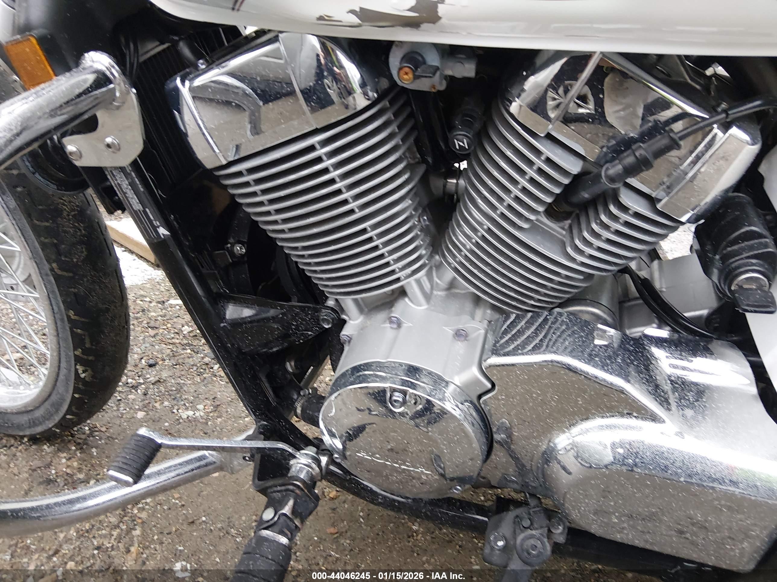 HONDA VT750 image 9