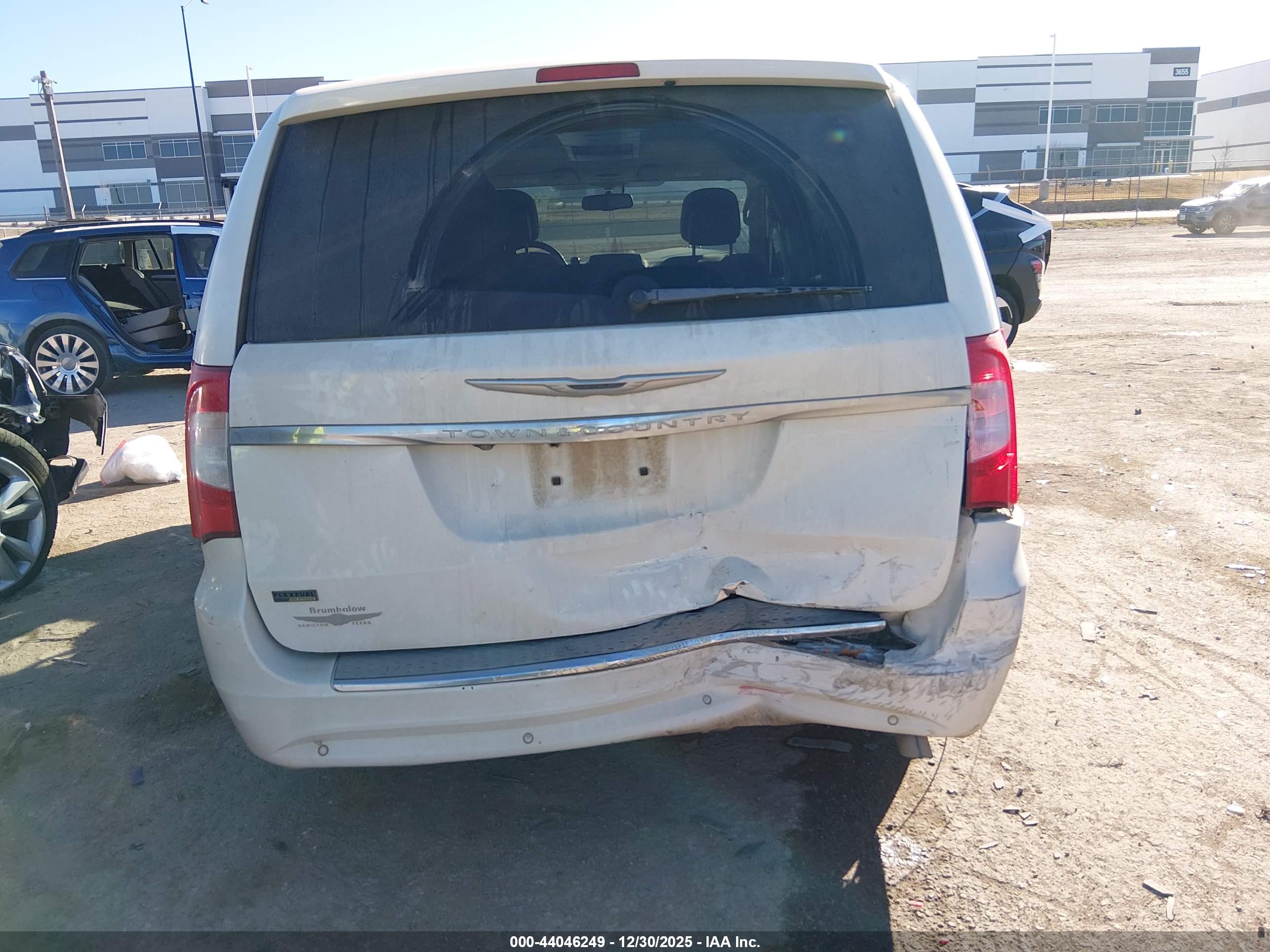 CHRYSLER TOWN image 6