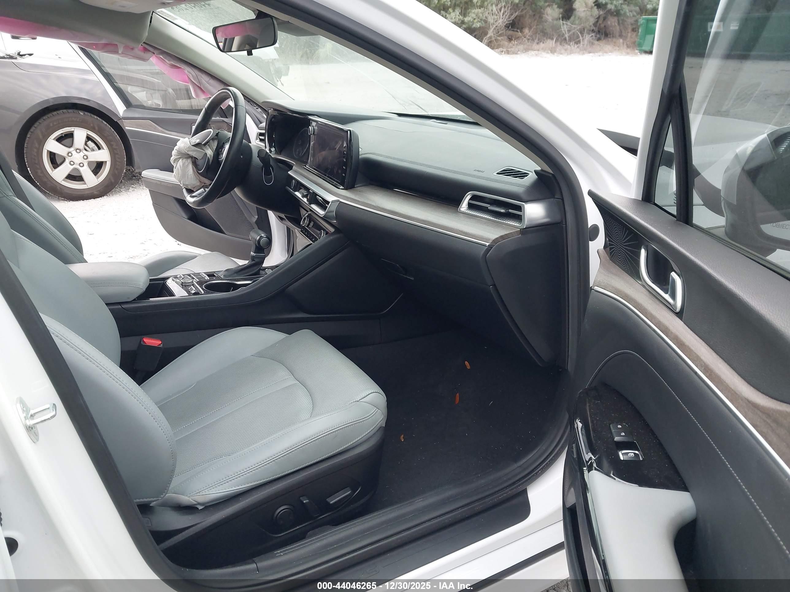 KIA K5 image 5