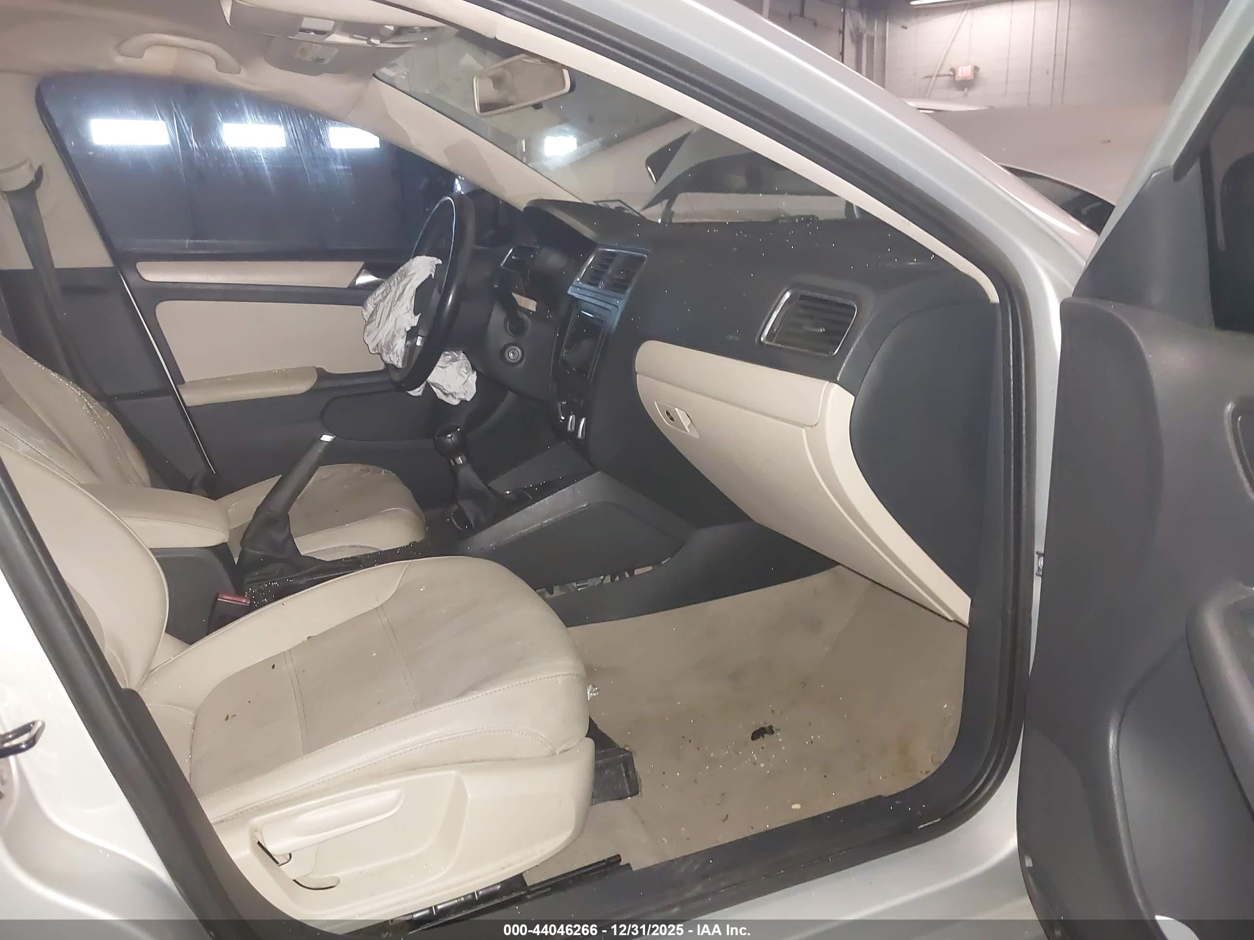 VOLKSWAGEN JETTA image 5