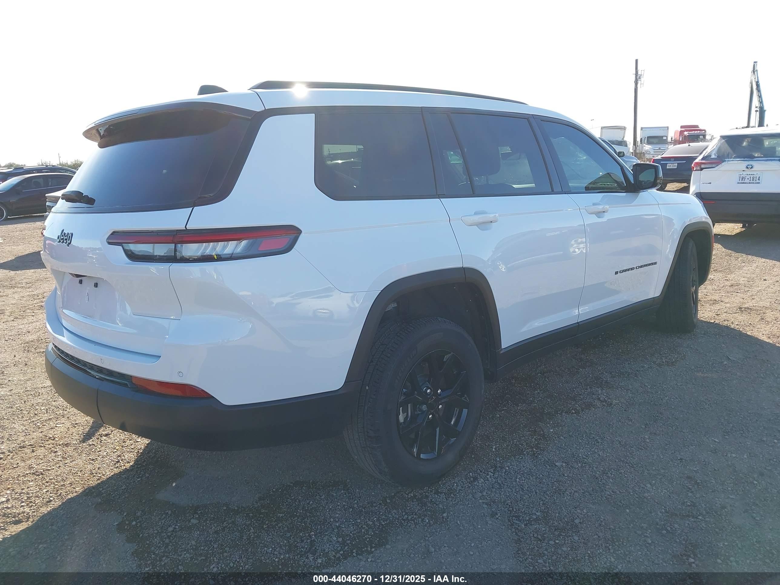 JEEP GRAND image 4
